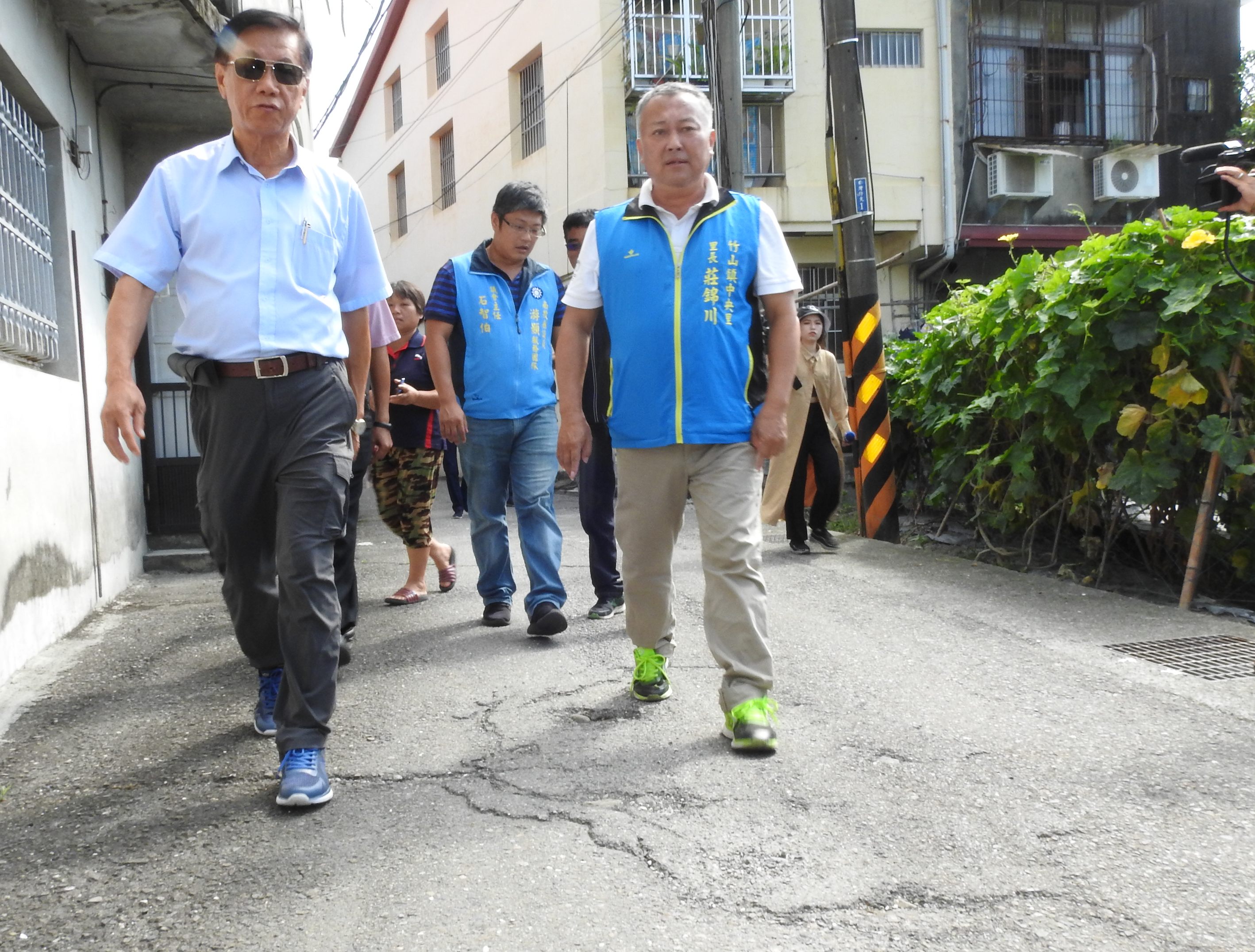 相關圖片1-「花在刀口上、砸大錢不手軟」林縣長會勘竹山鹿谷待修道路 展現立竿見影魄力