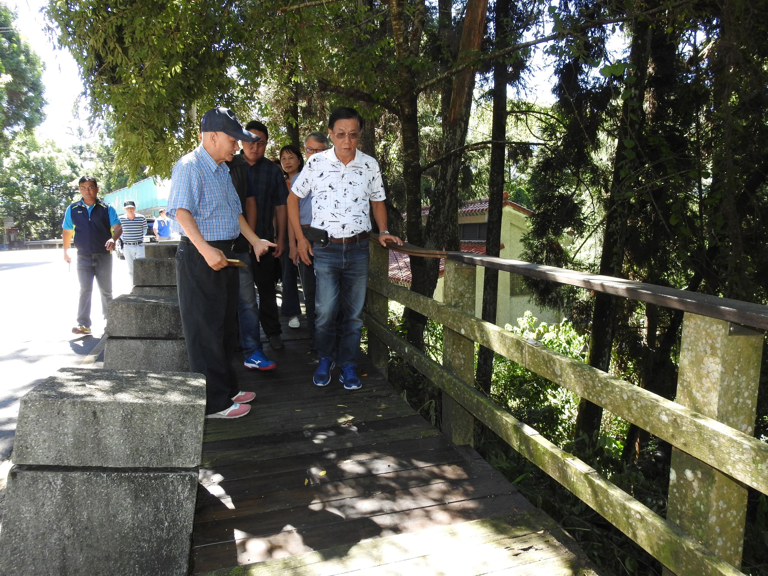 相關圖片3-林縣長半天馳騁250公里 敲定改善仁愛鄉步道、排水及農路