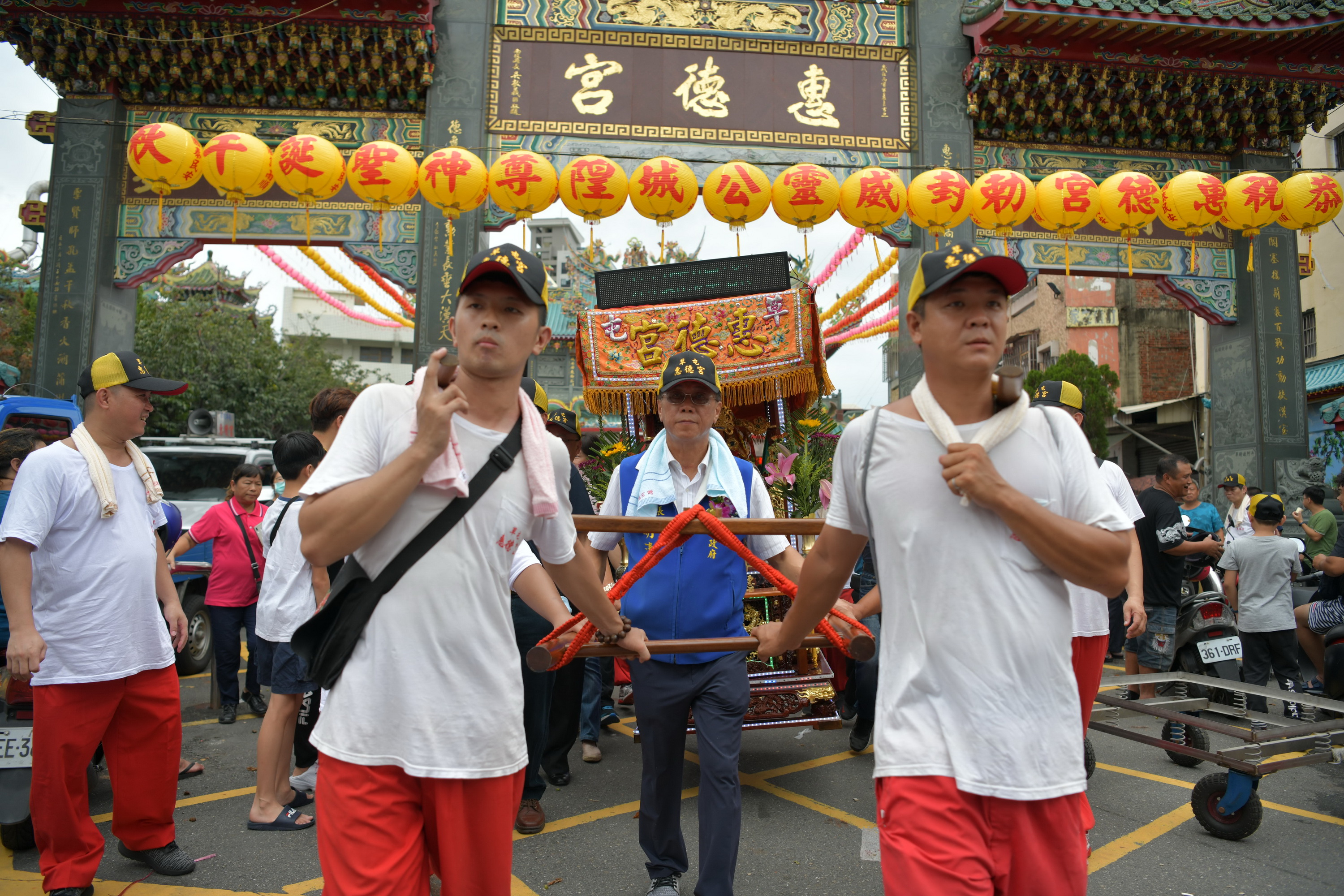 圖片-惠德宮城隍尊神遶境活動　林縣長點起馬炮