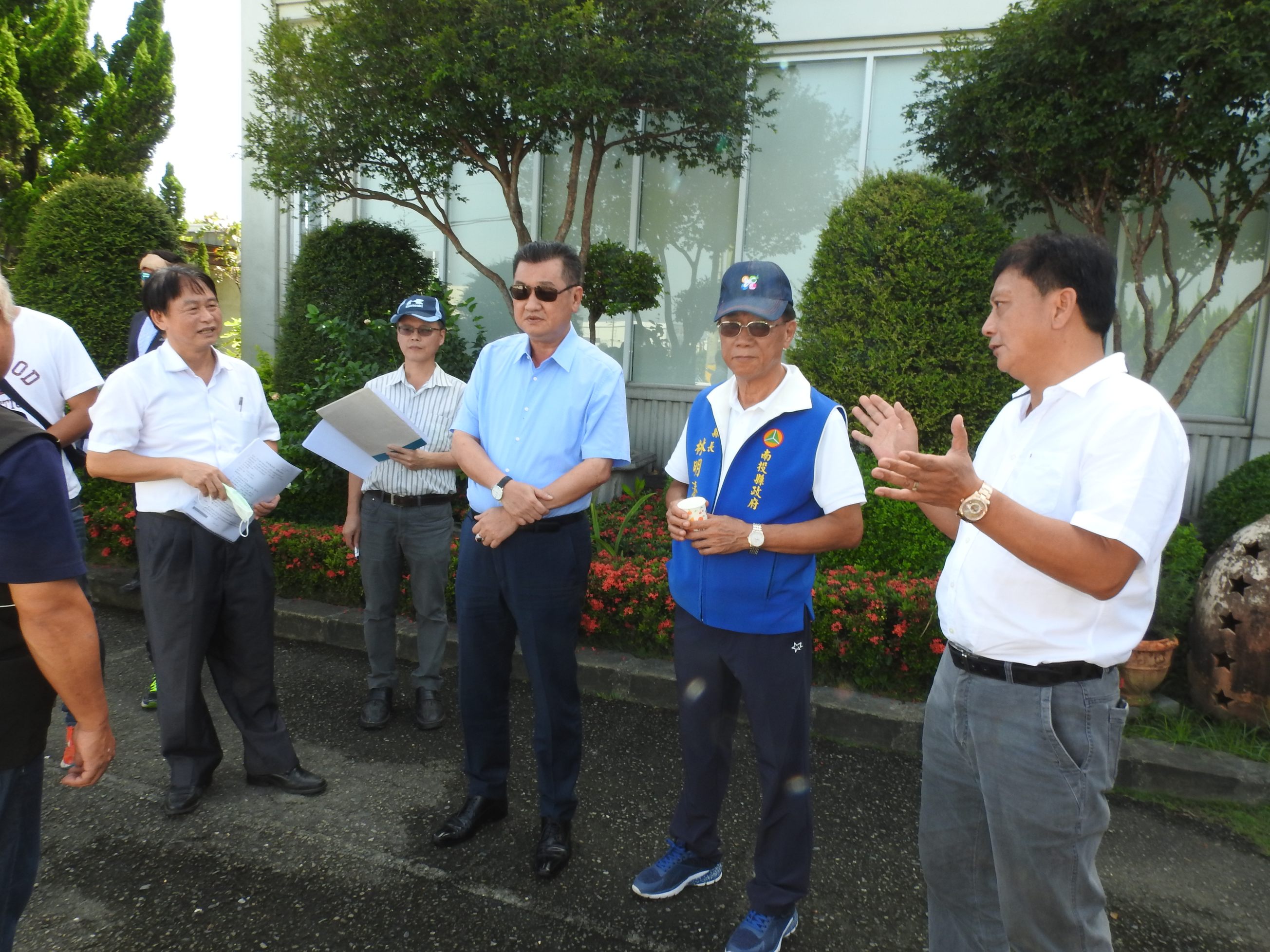 相關圖片2-改善路口、農路、排溝缺損安全第一 林縣長會勘頻頻加碼