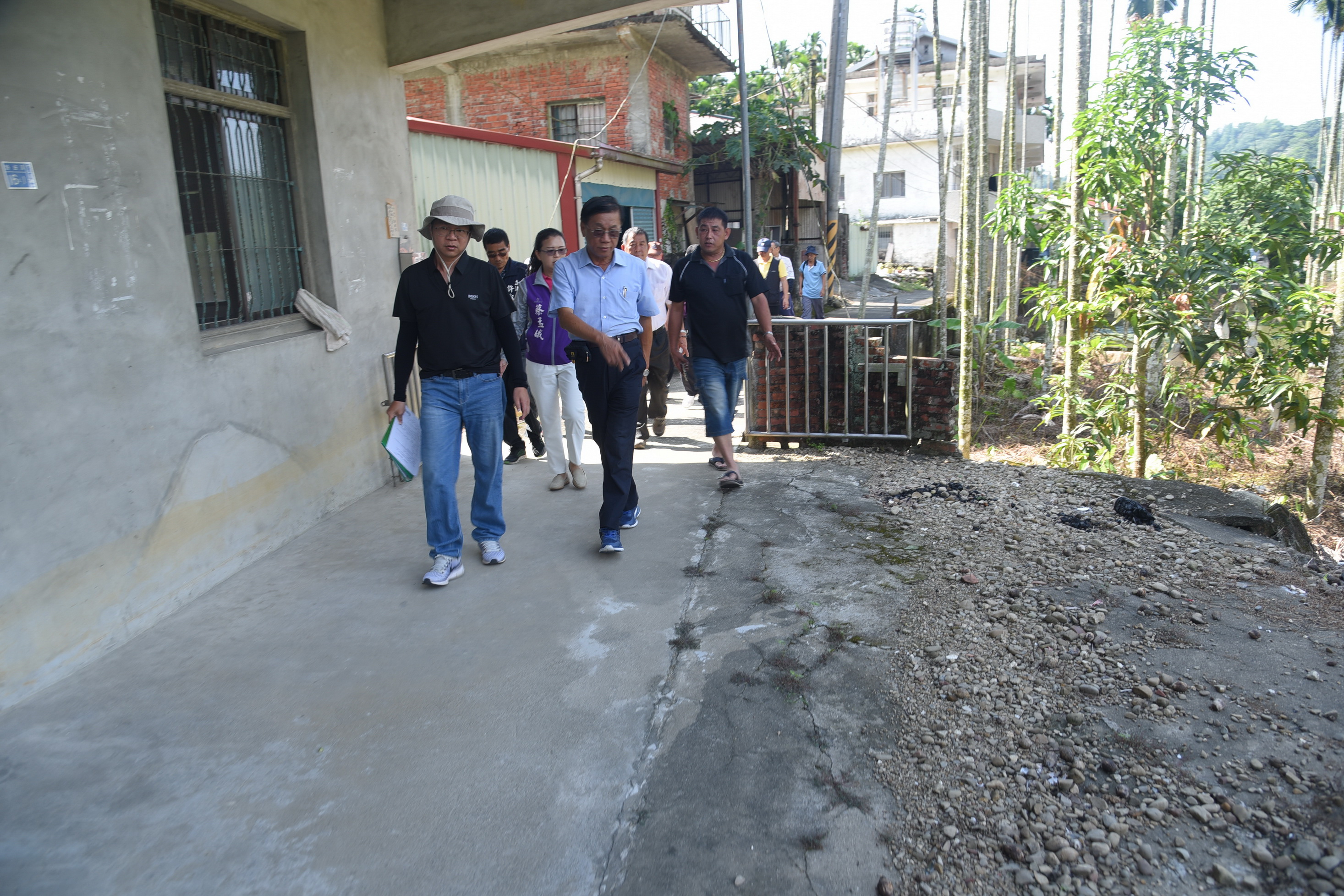 相關圖片4-竹山田東路坡道急彎路段危險 林縣長會勘籌百萬經費改善