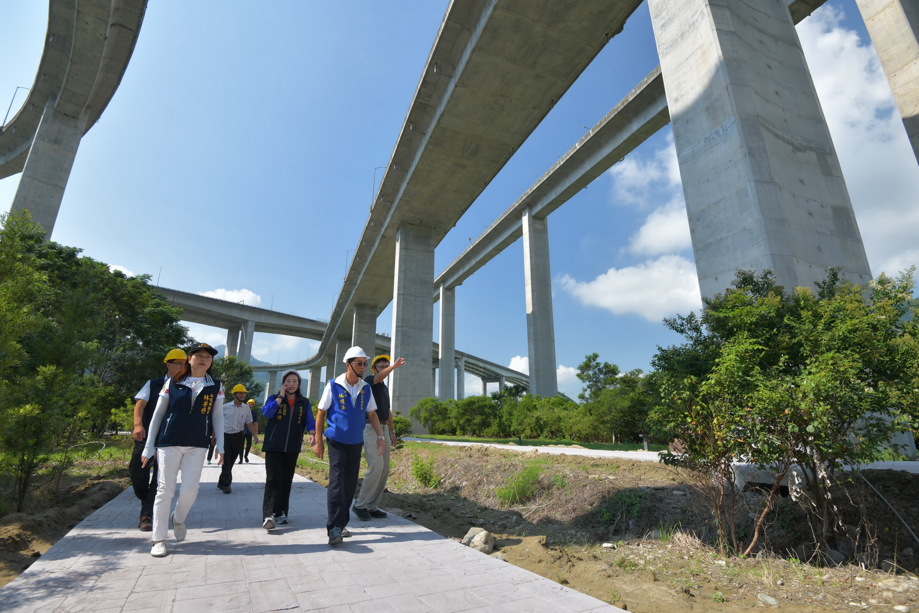 相關圖片2-橋聳雲天綠雕公園第一期工程將完工　最快明年初登場