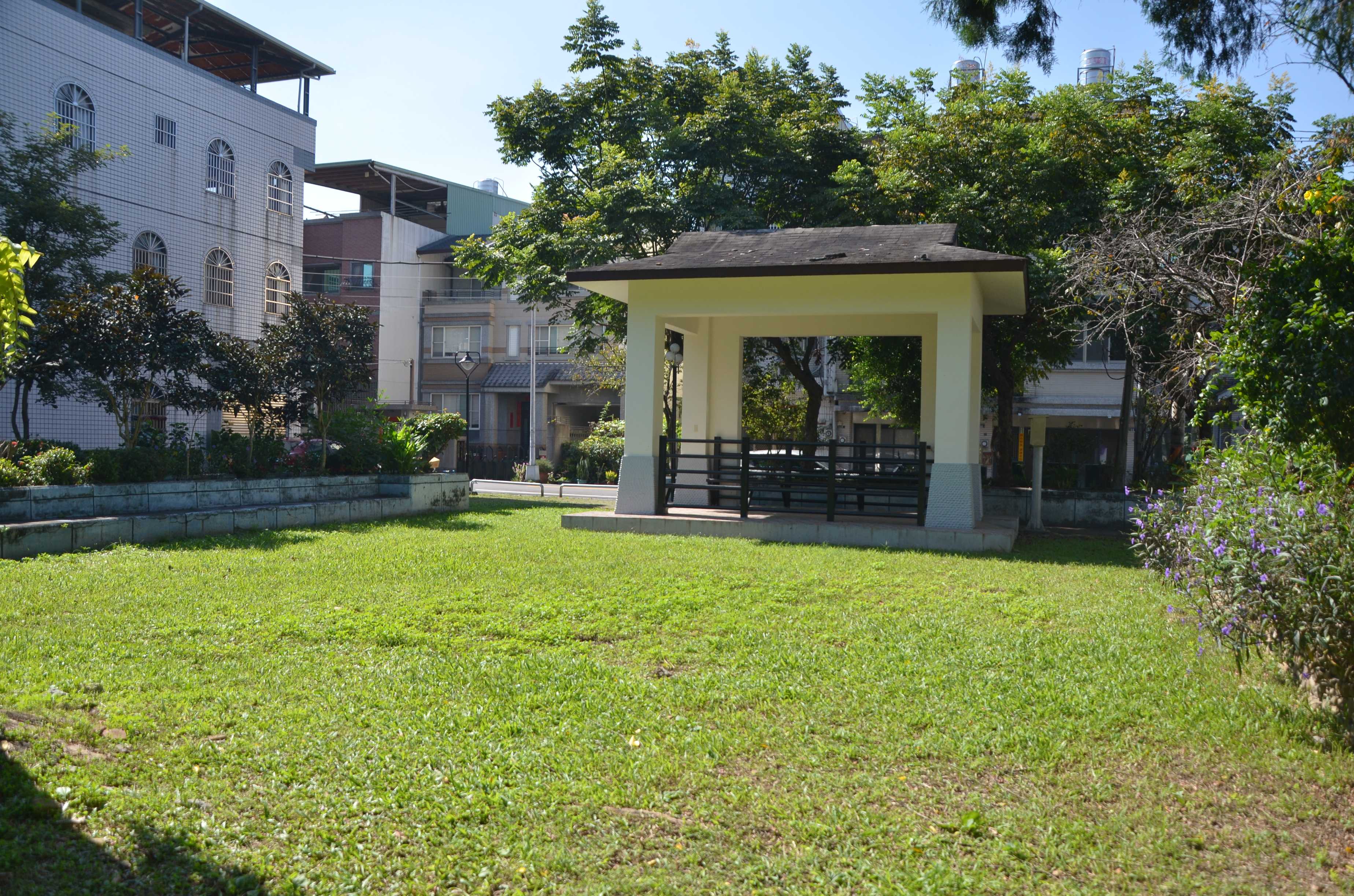 相關圖片3-埔里杷城社區公園增設兒童遊樂設施 林縣長會勘同意施設