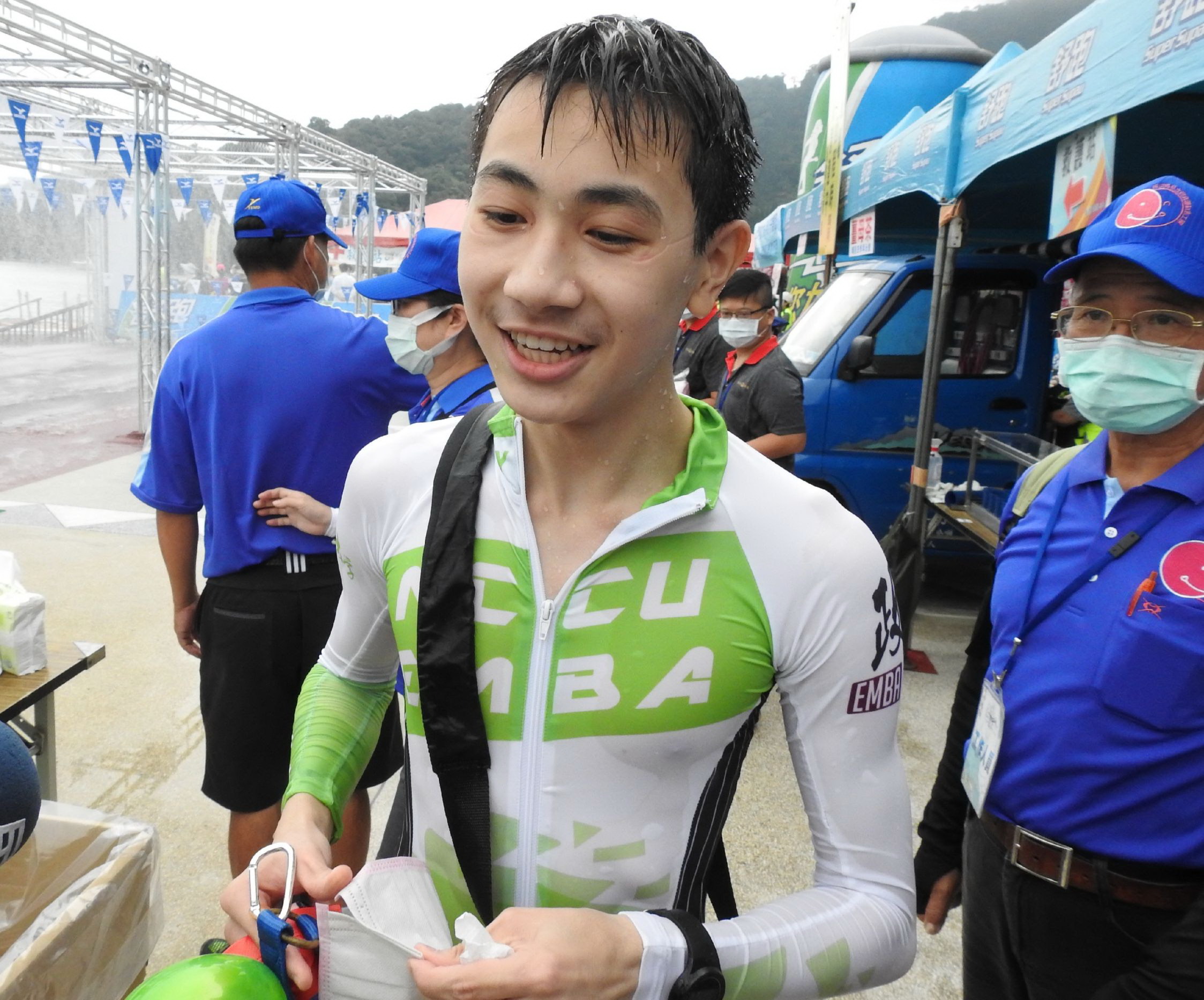 相關圖片1-身障泳士做先鋒   日月潭泳渡鳴槍下水