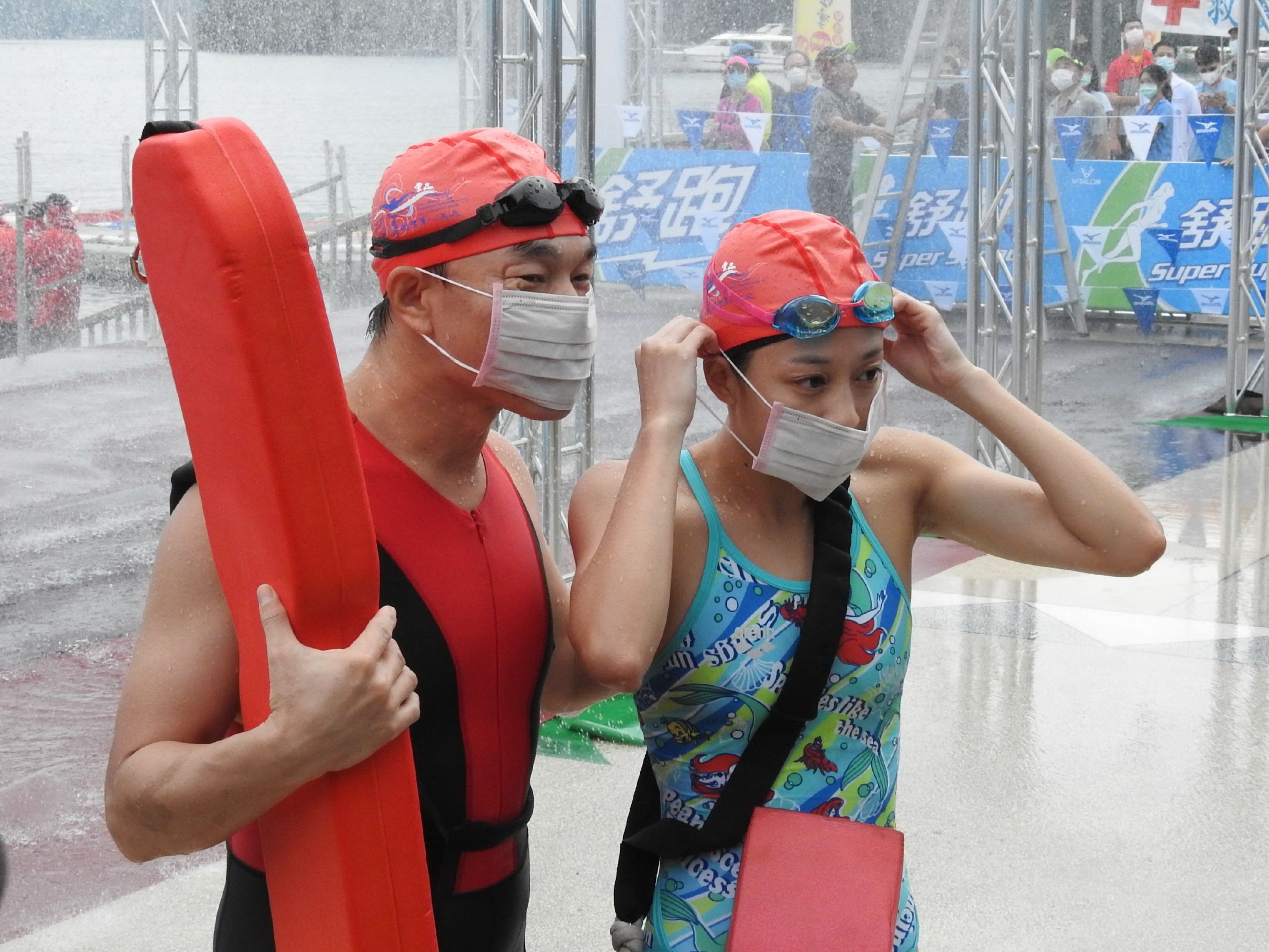 相關圖片2-身障泳士做先鋒   日月潭泳渡鳴槍下水