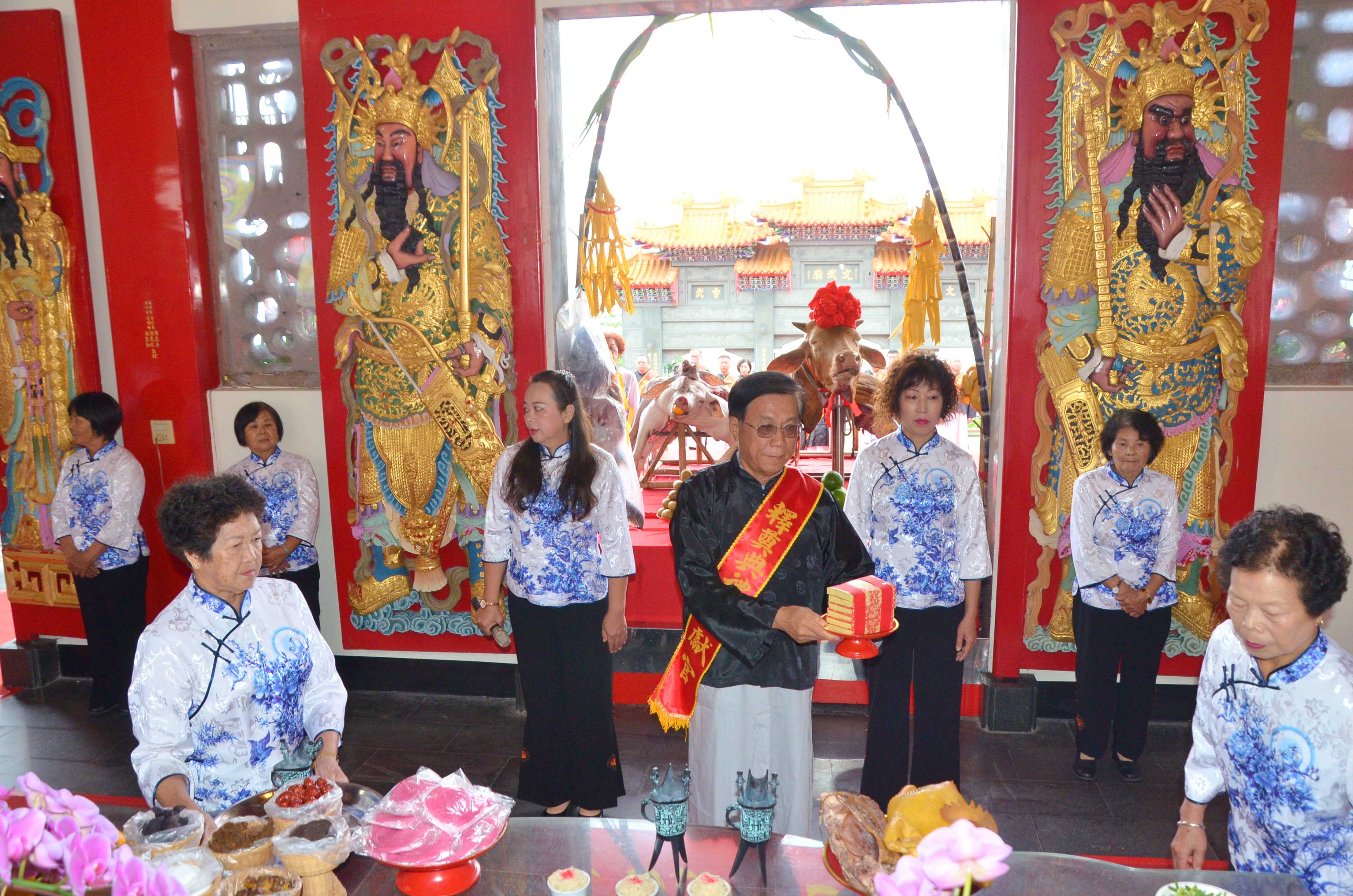 相關圖片1-南投縣各界紀念至聖先師孔子2570週年誕辰釋奠大典 林縣長赴文武廟主祭