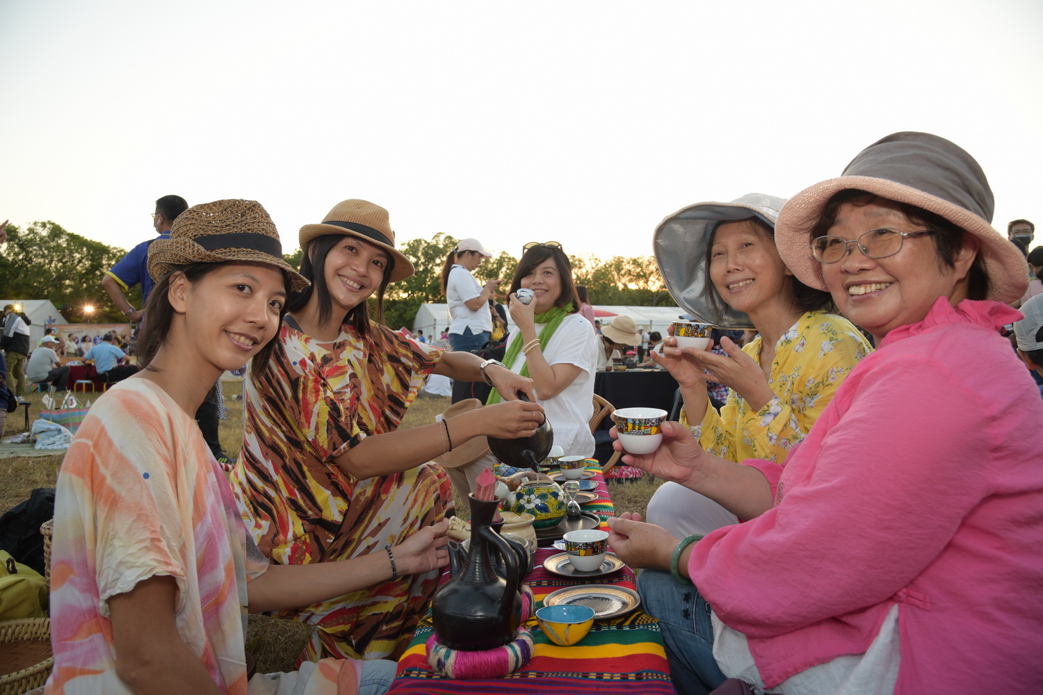 相關圖片4-南投茶博千人茶會　特色茶席吸睛