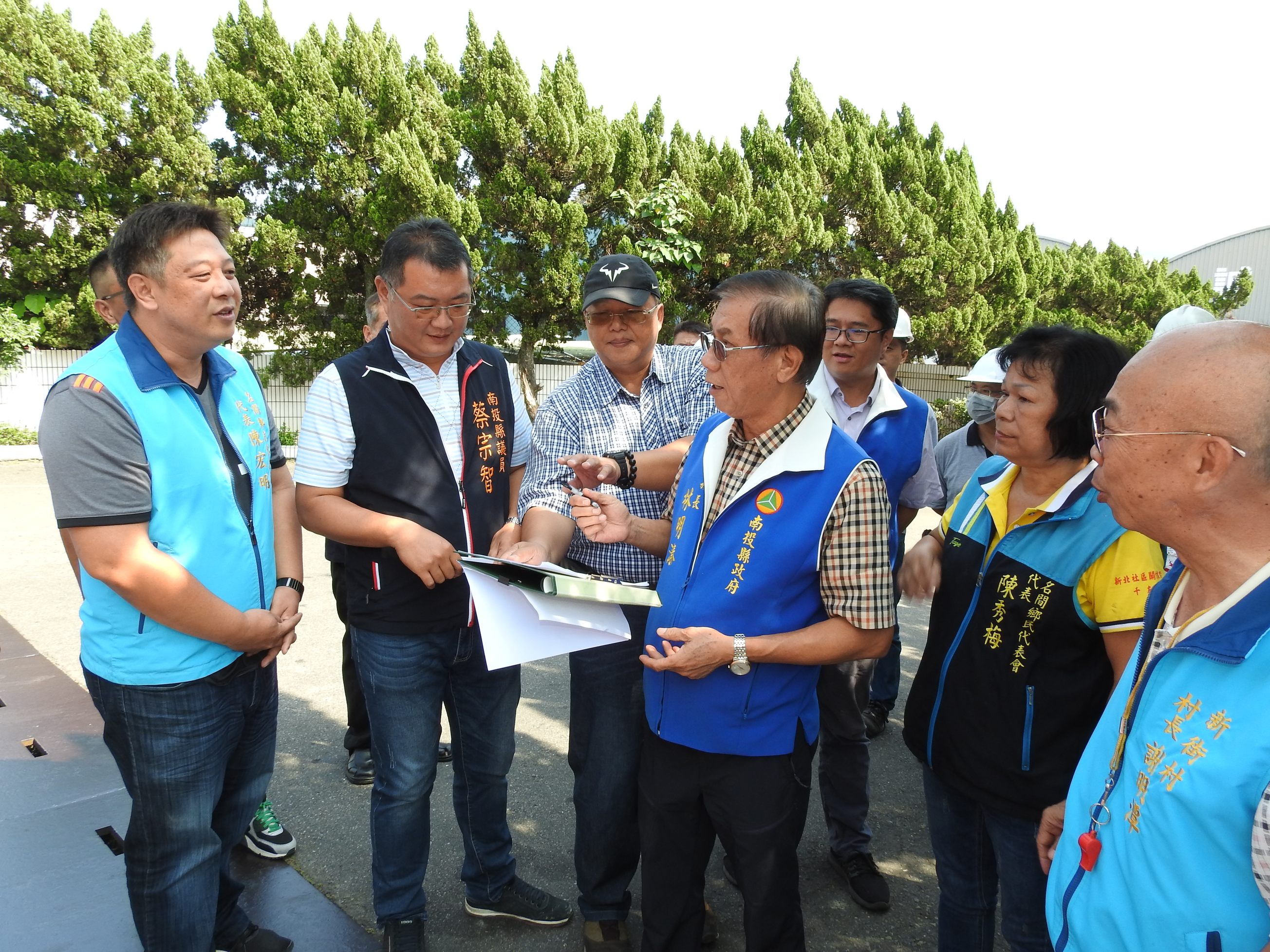 相關圖片3-名間鄉三村路面、排溝年久失修 林縣長會勘斥資逾650萬元改善