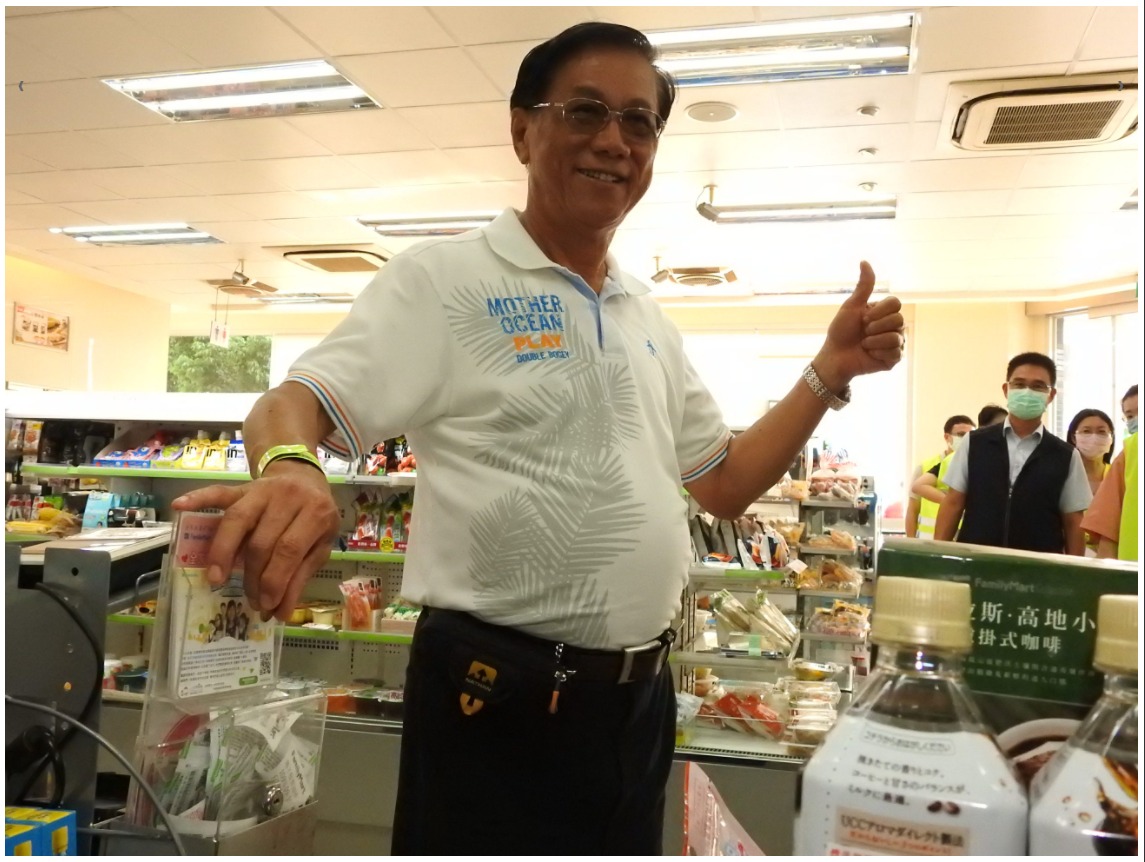 other image1-Caring for the safety of children at intersections, County Mayor Lin serves as school crossing guard, September 15