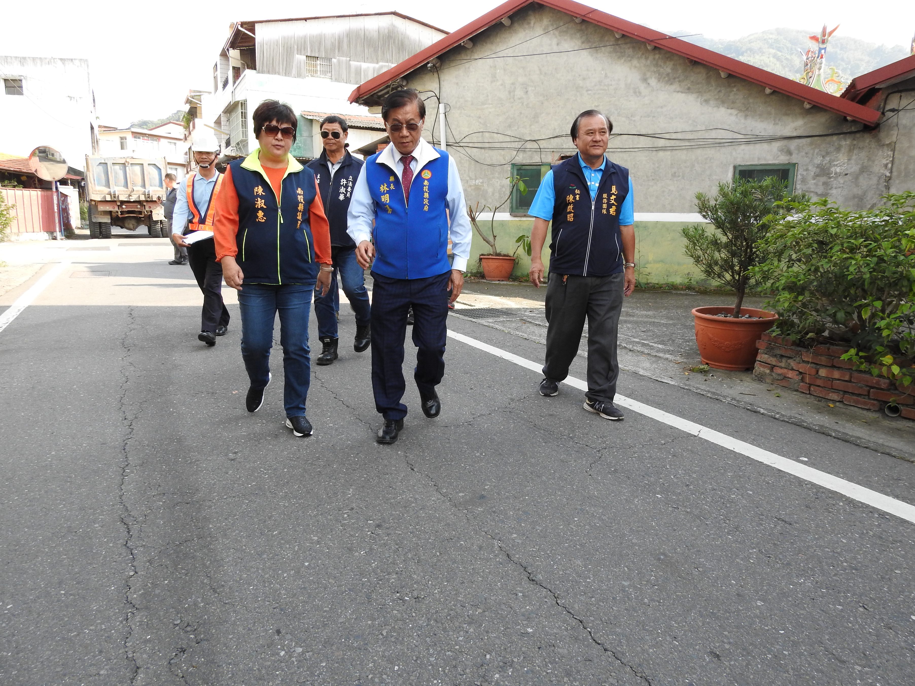 相關圖片3-水里鄉玉峰等三村道路排水溝獲縣長會勘挹注近400萬元改善