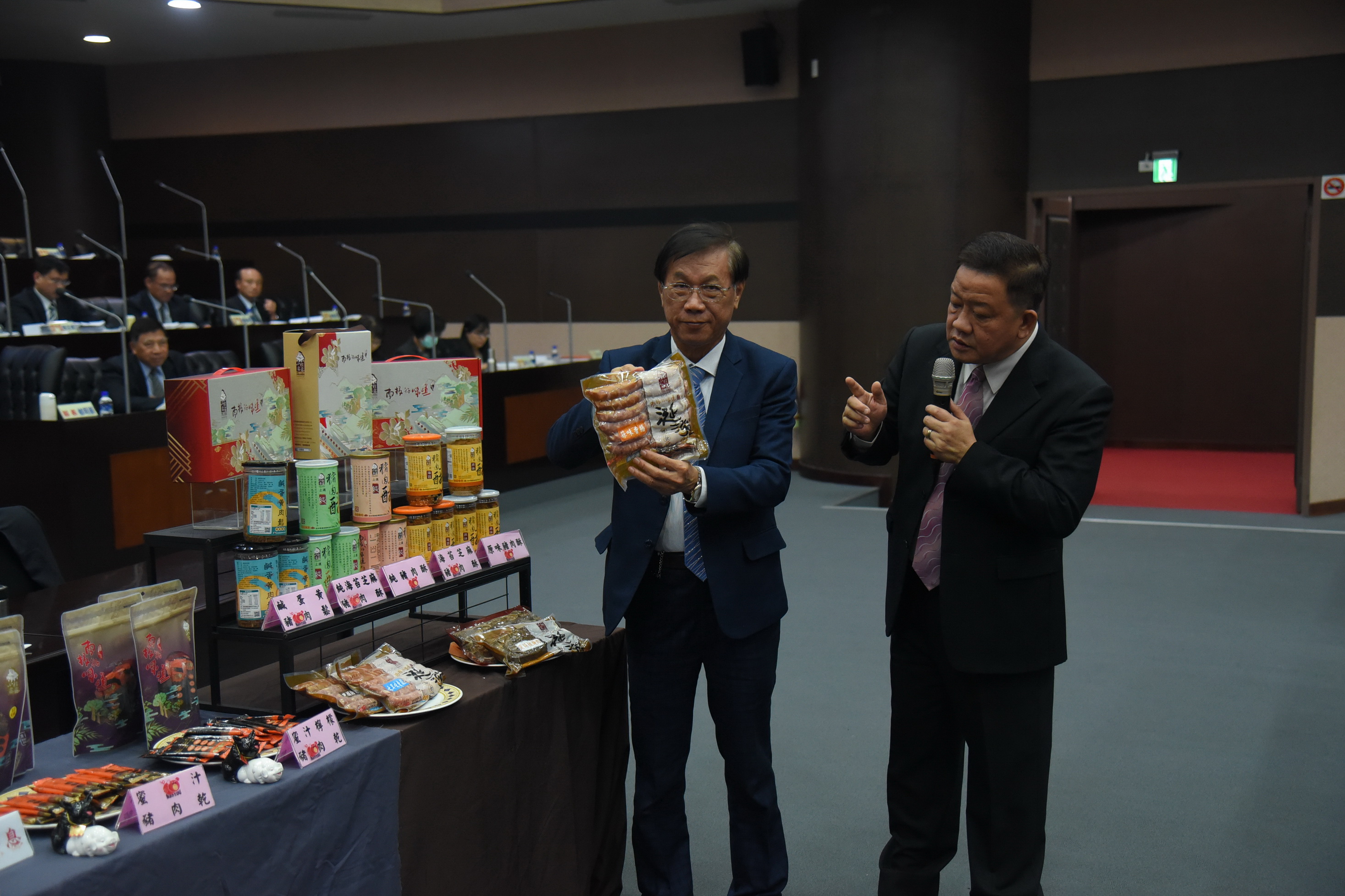 相關圖片1-萊豬開放民眾憂食安 林縣長國產豬有保證卡安心