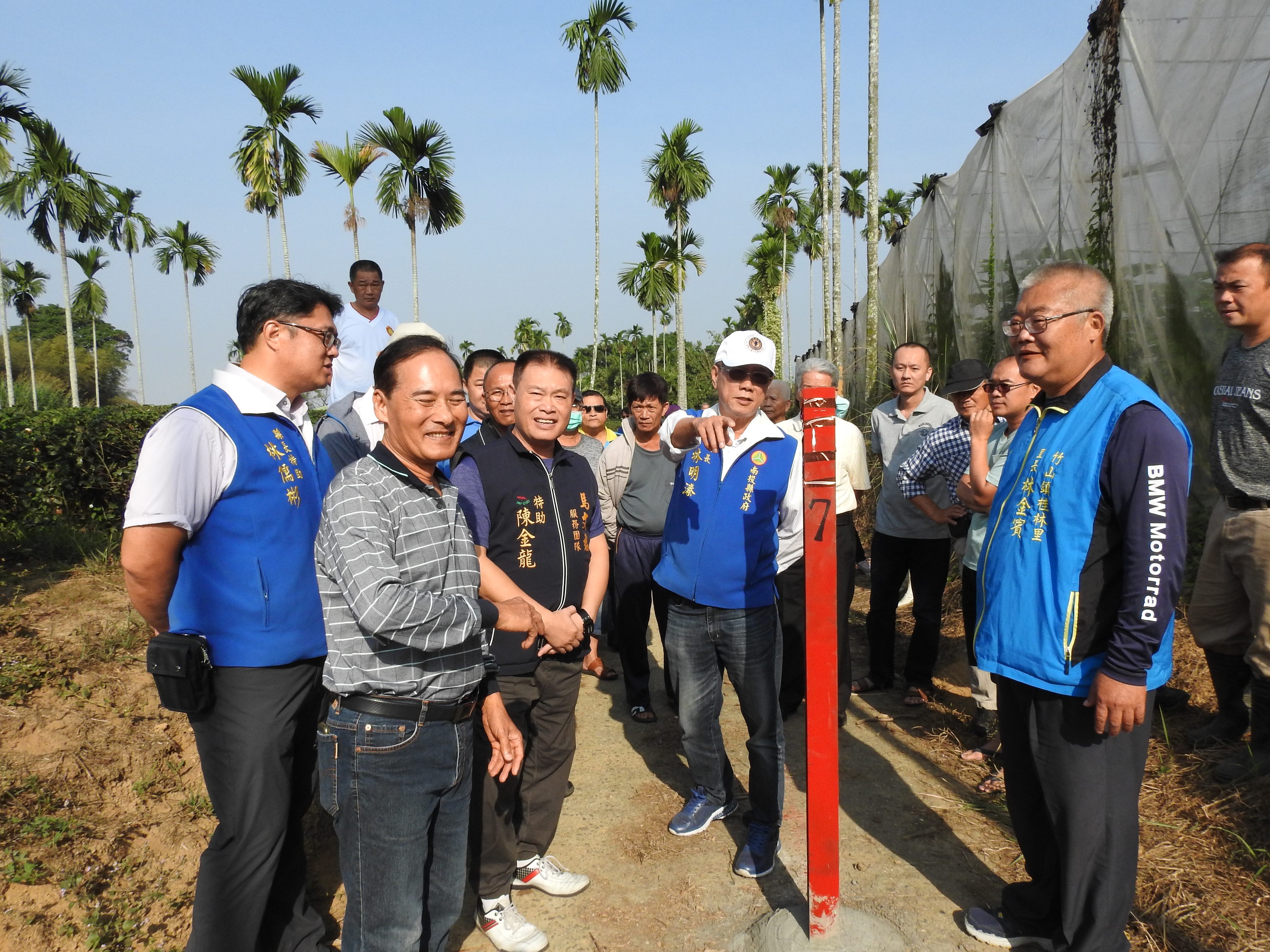 圖片-竹山大坪頭農路窄陡難行 林縣長會勘加碼拓寬