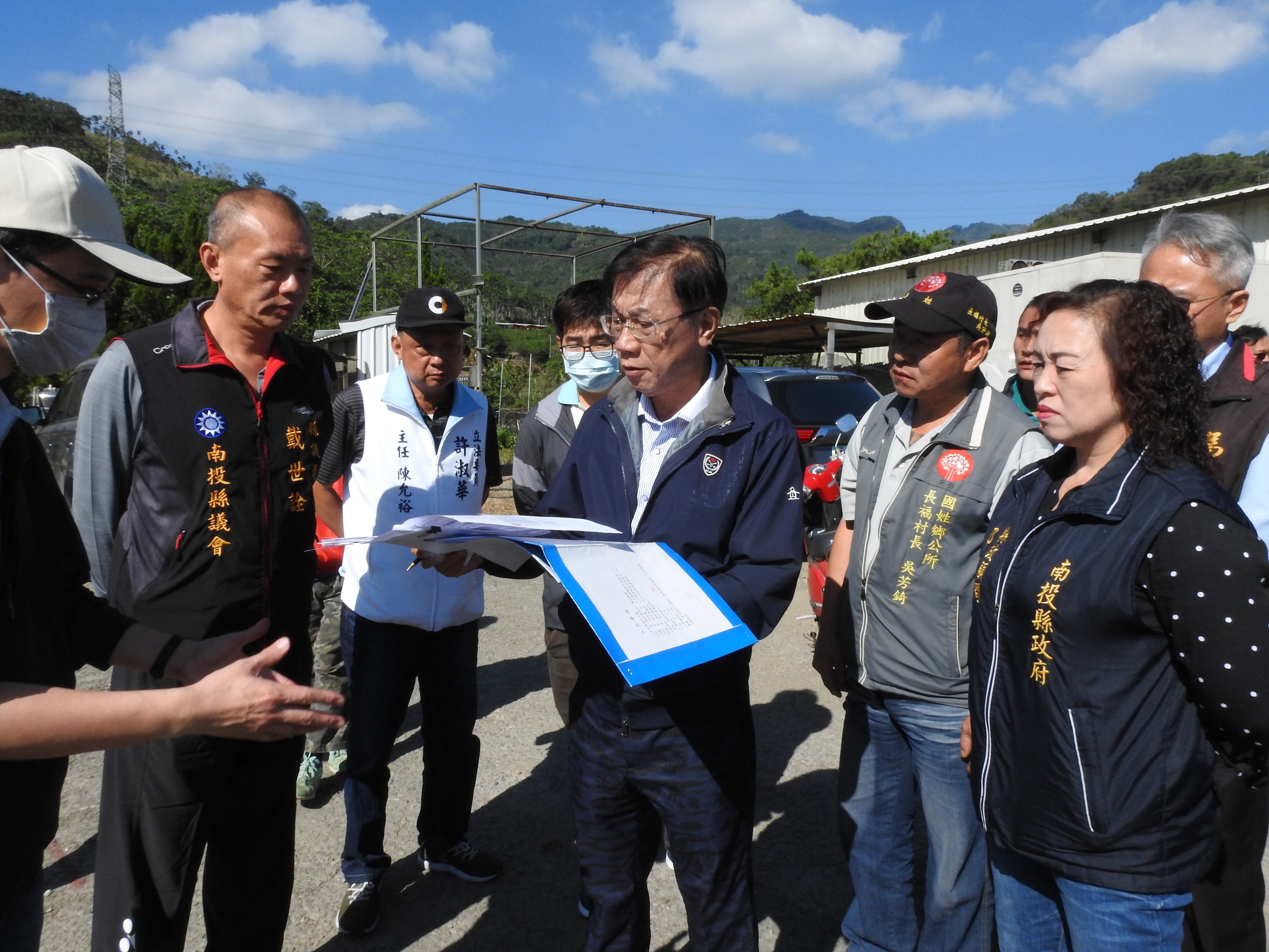 相關圖片1-國姓鄉五村七條道路待改善 林縣長會勘允翻新