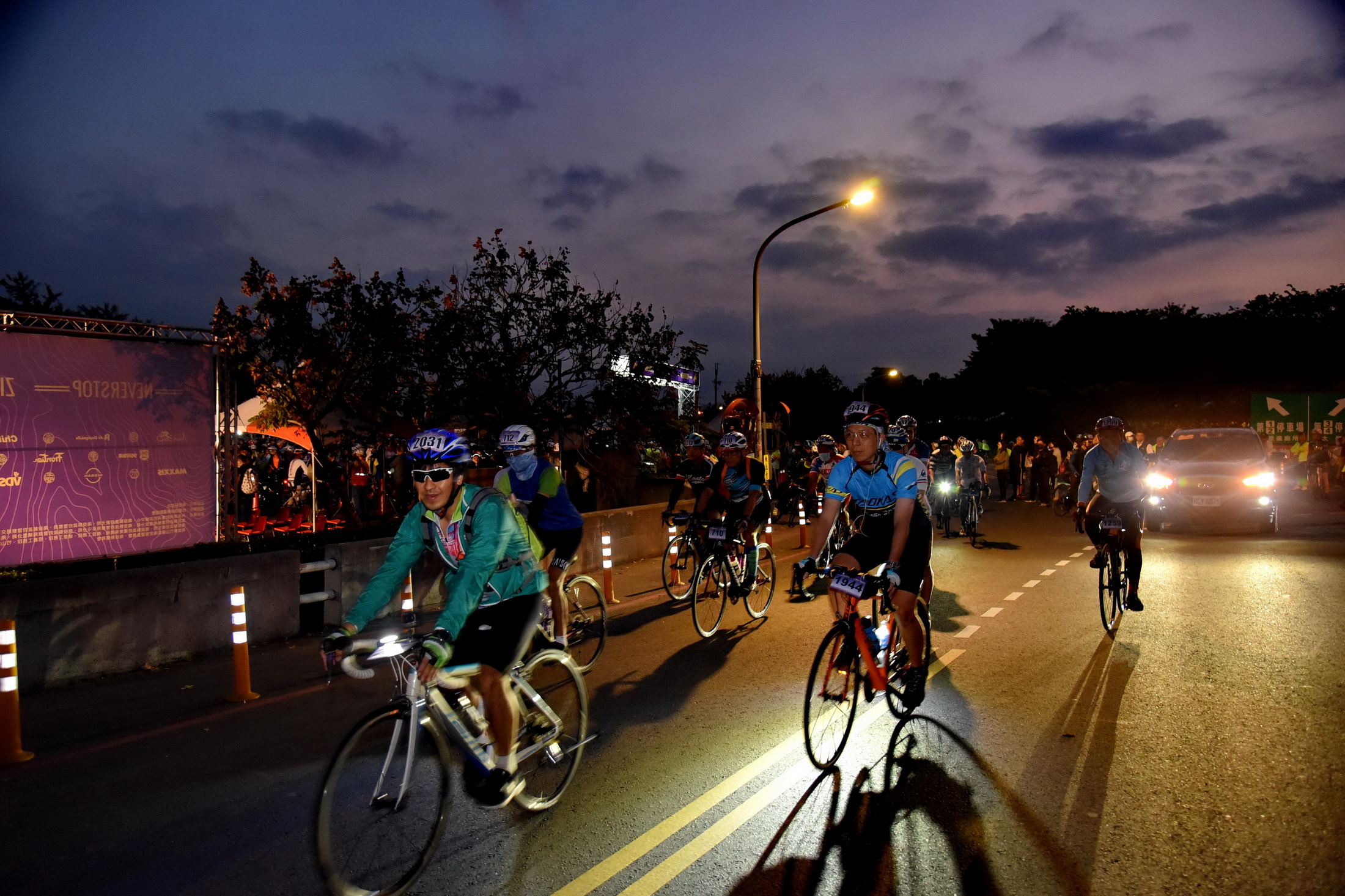 相關圖片2-2千選手挑戰環縣99.9K自行車賽 吳仁傑2小時40分16秒完騎奪冠