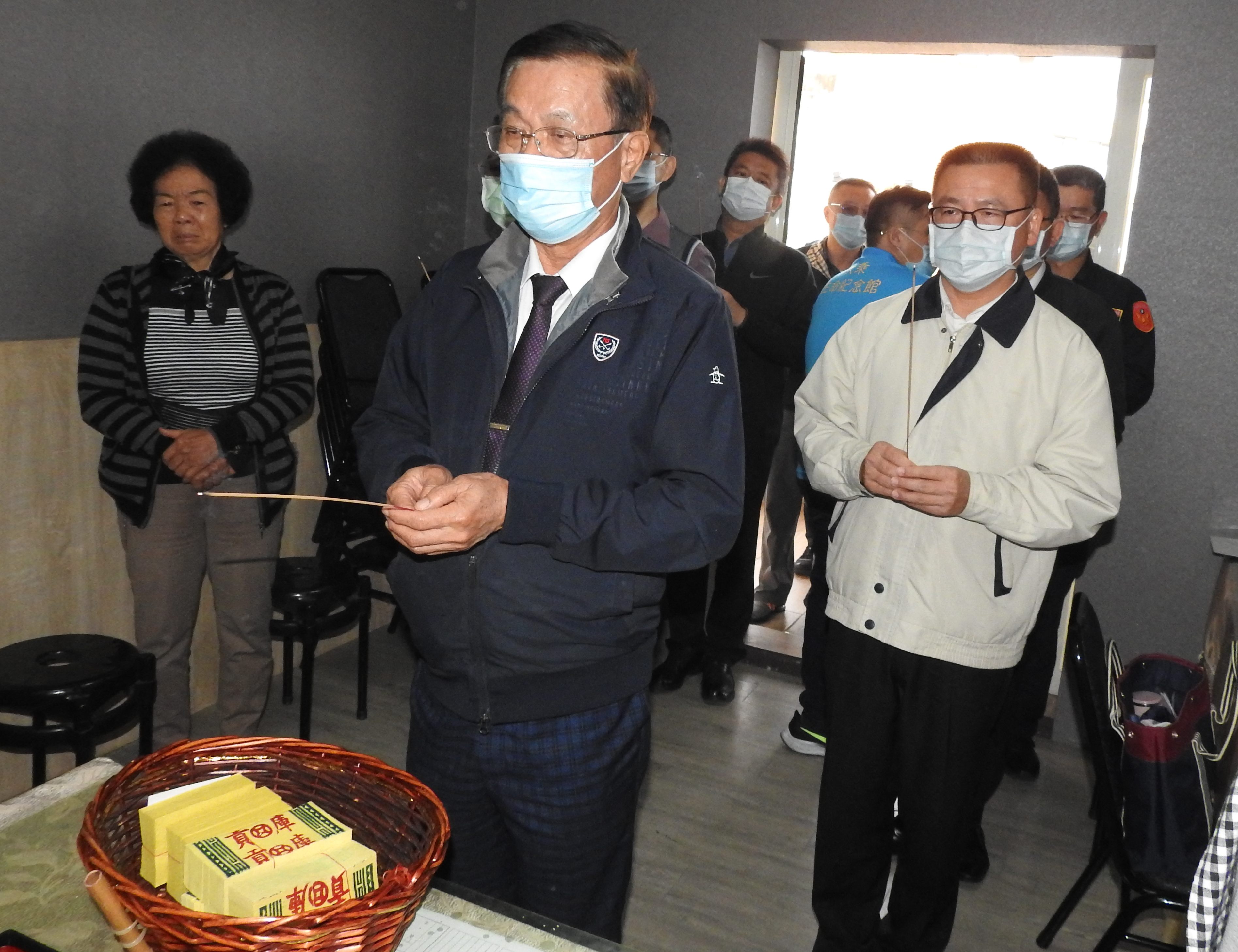 圖片-南投交通小隊長因公殉職 林縣長親往捻香慰問家屬