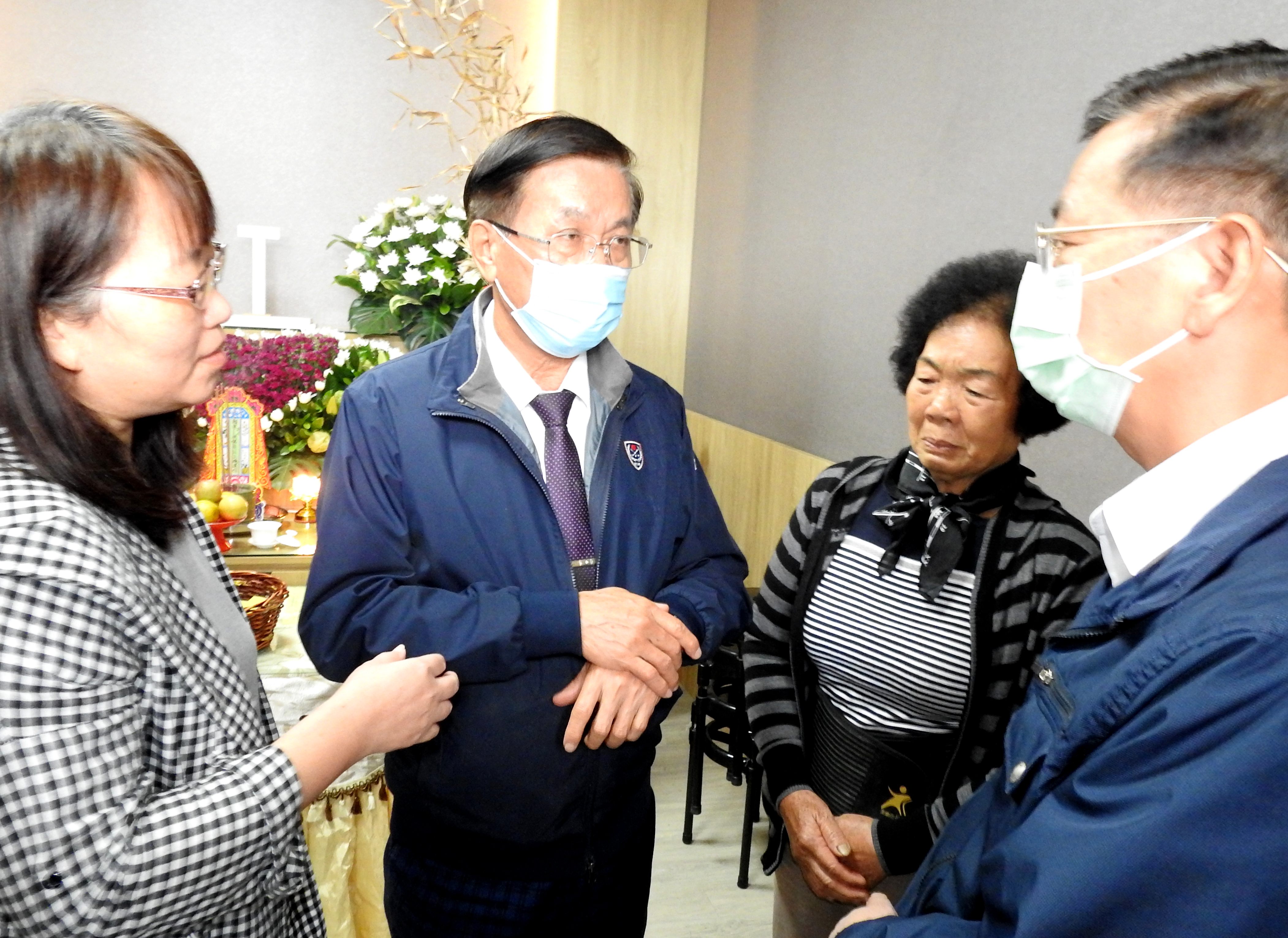 相關圖片2-南投交通小隊長因公殉職 林縣長親往捻香慰問家屬