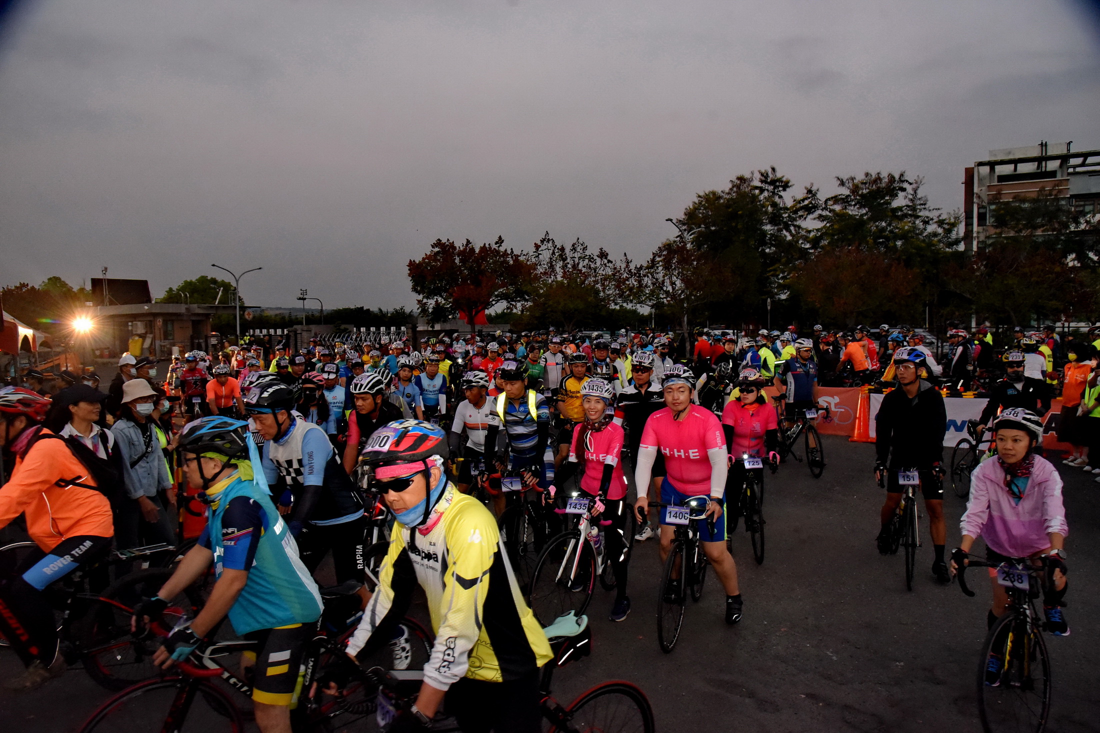other image4-2,000 cyclists join 99.9K Countrywide Cycling Challenges, Wu Jen-chieh wins the championship with 2 hours, 40 minutes and 16 seconds, November 29