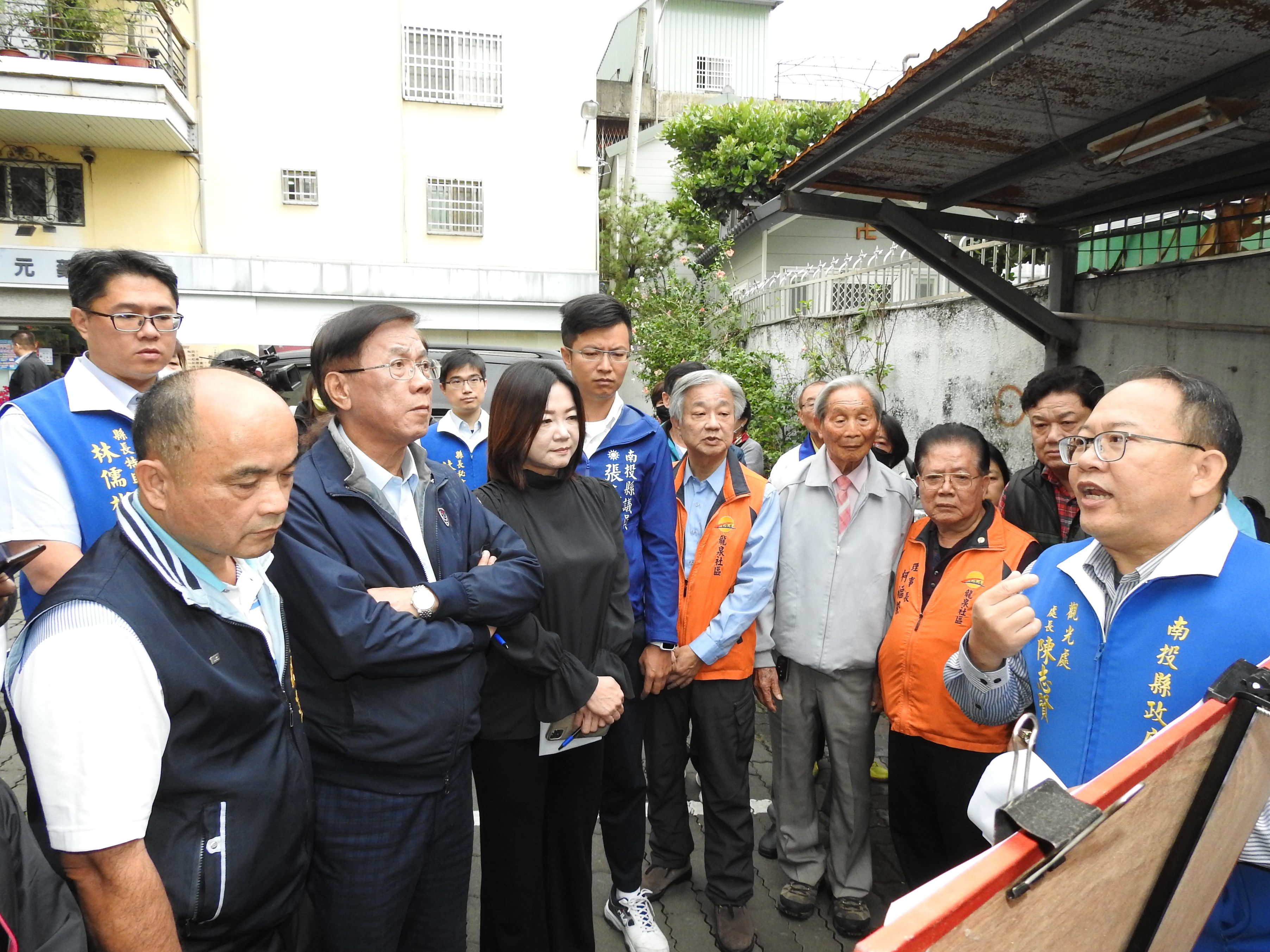 相關圖片4-隱藏鬧區巷弄的龍泉阿嬤洗衣場 林縣長會勘助湧泉展新風華