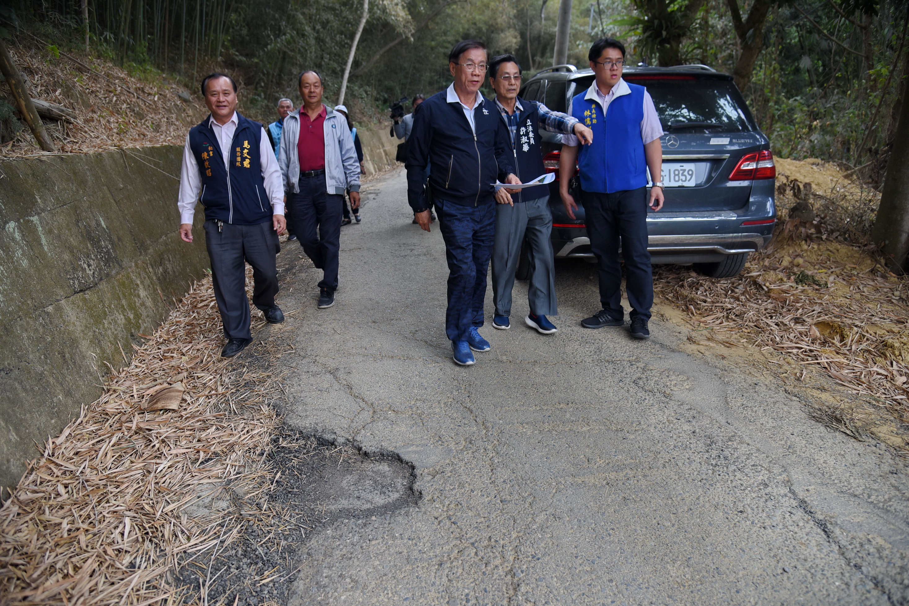 相關圖片1-林縣長會勘改善集集、名間等2處農路