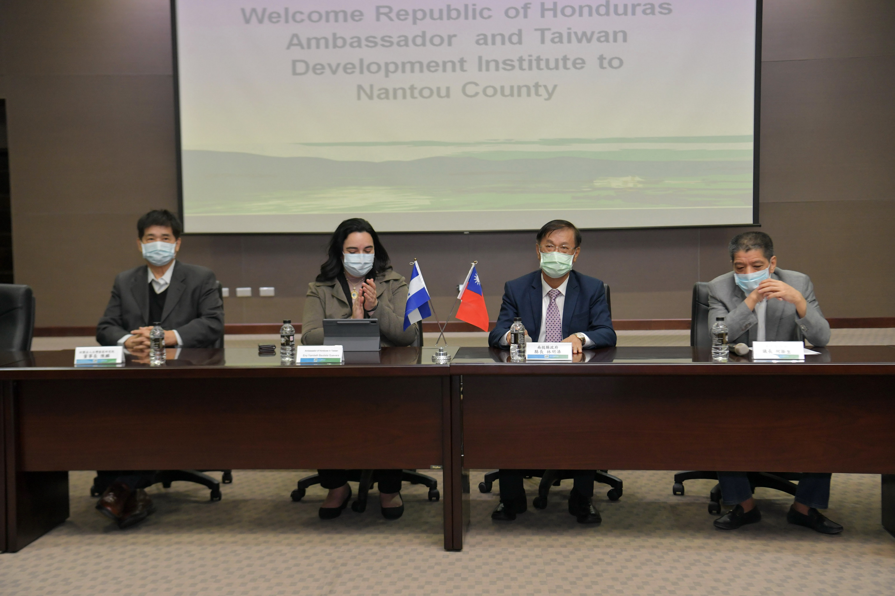 other image2-Honduras Ambassador visits Nantou to meet and communicate with the county government and county council, December 4