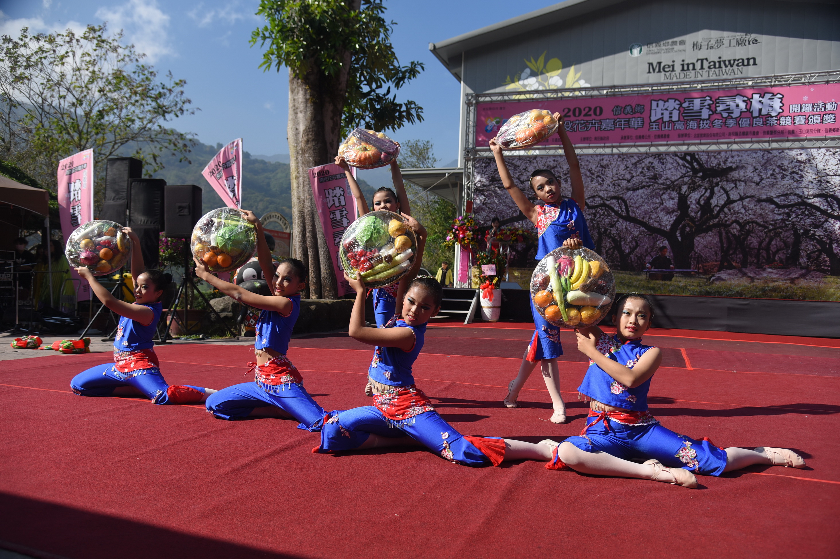 other image3-Xinyi Plum Blossoms in Snow event kicks off excitingly, Magistrate Lin makes DIY pickles with 500 people, December 20