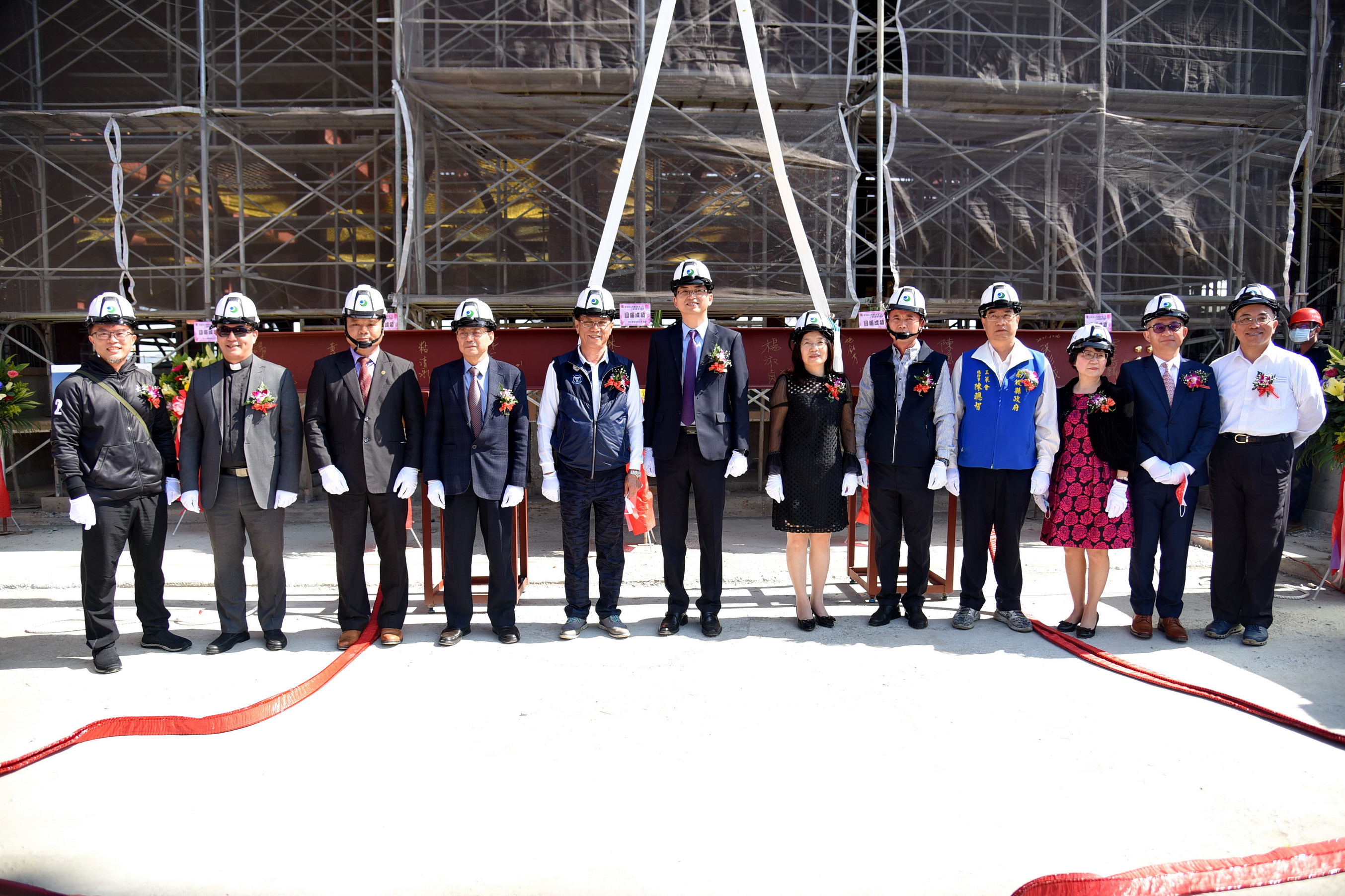 相關圖片2-俊侑加碼投資南投新建總部上樑 林縣長出席致意