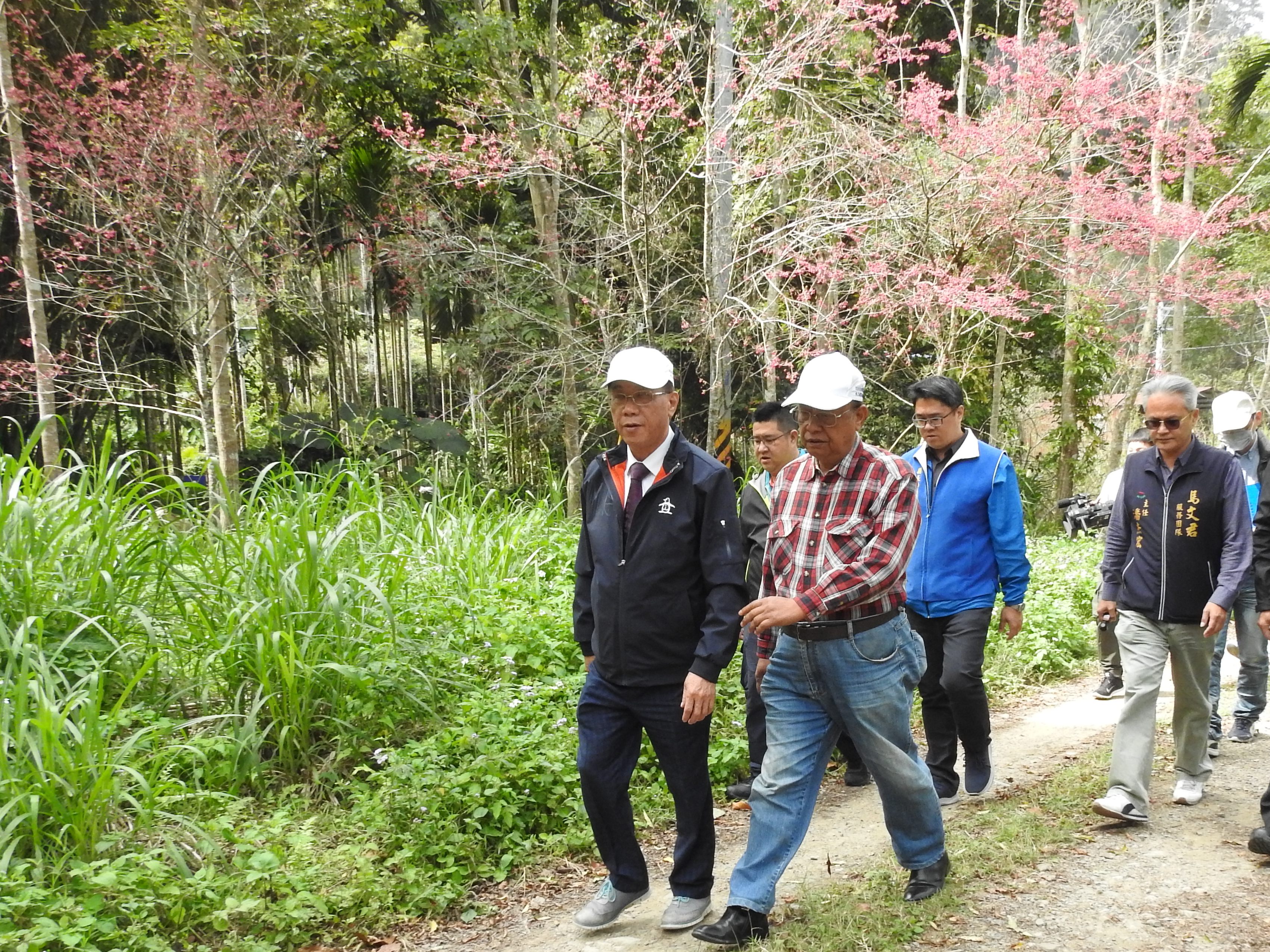 相關圖片4-魚池鄉四處農路排水待改善 林縣長會勘同意斥資近300萬元改善