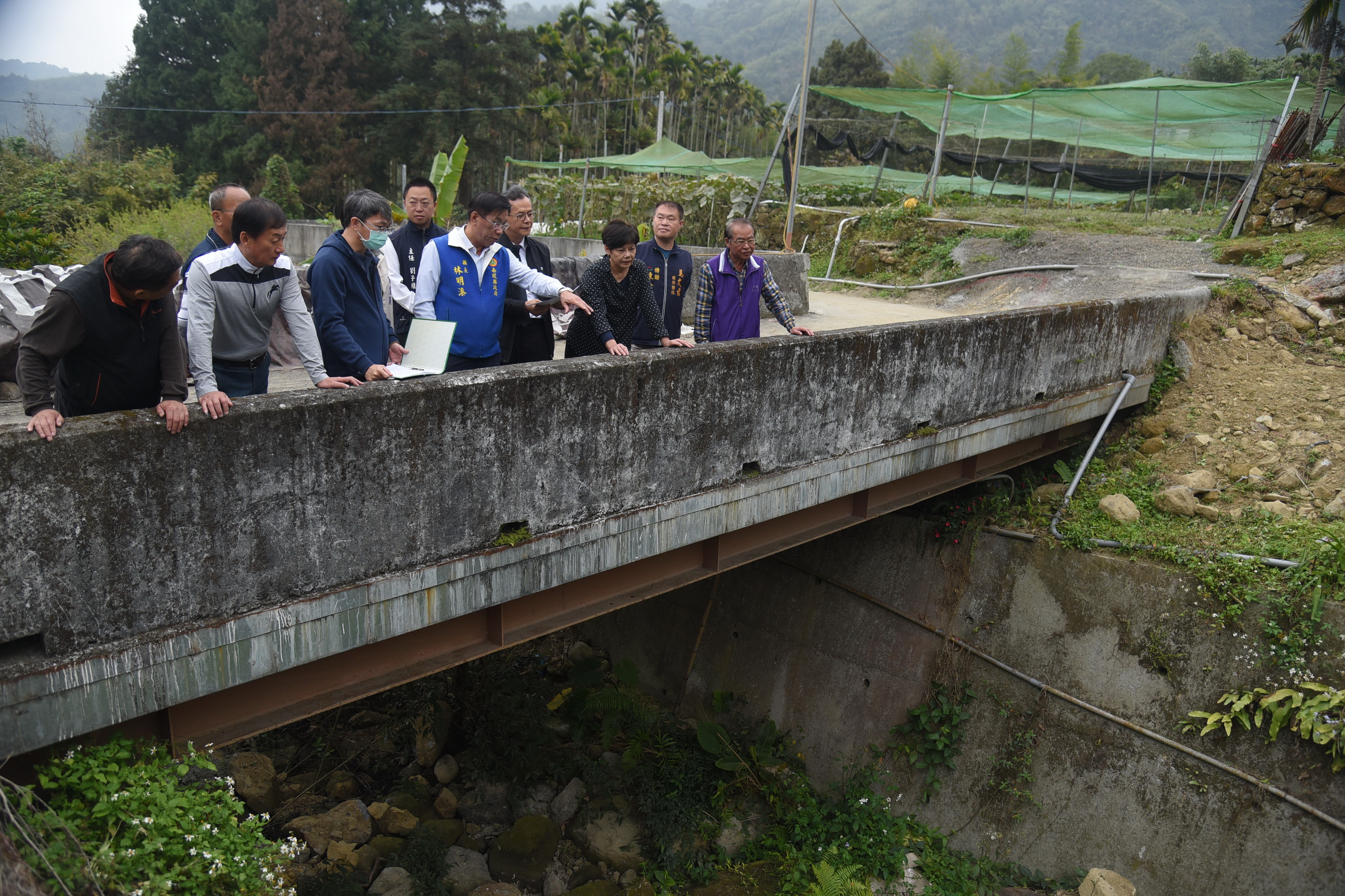 相關圖片4-改善竹鹿水溝野溪 林縣長會勘