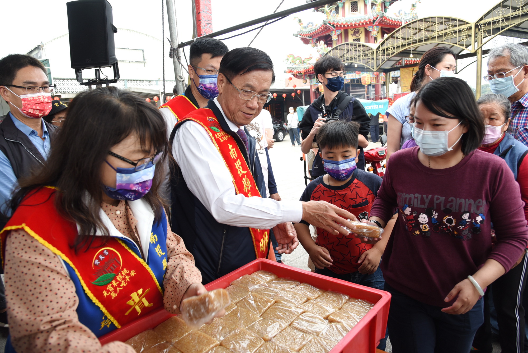 圖片-受天宮米糕桃呷平安 林縣長開香揭桃
