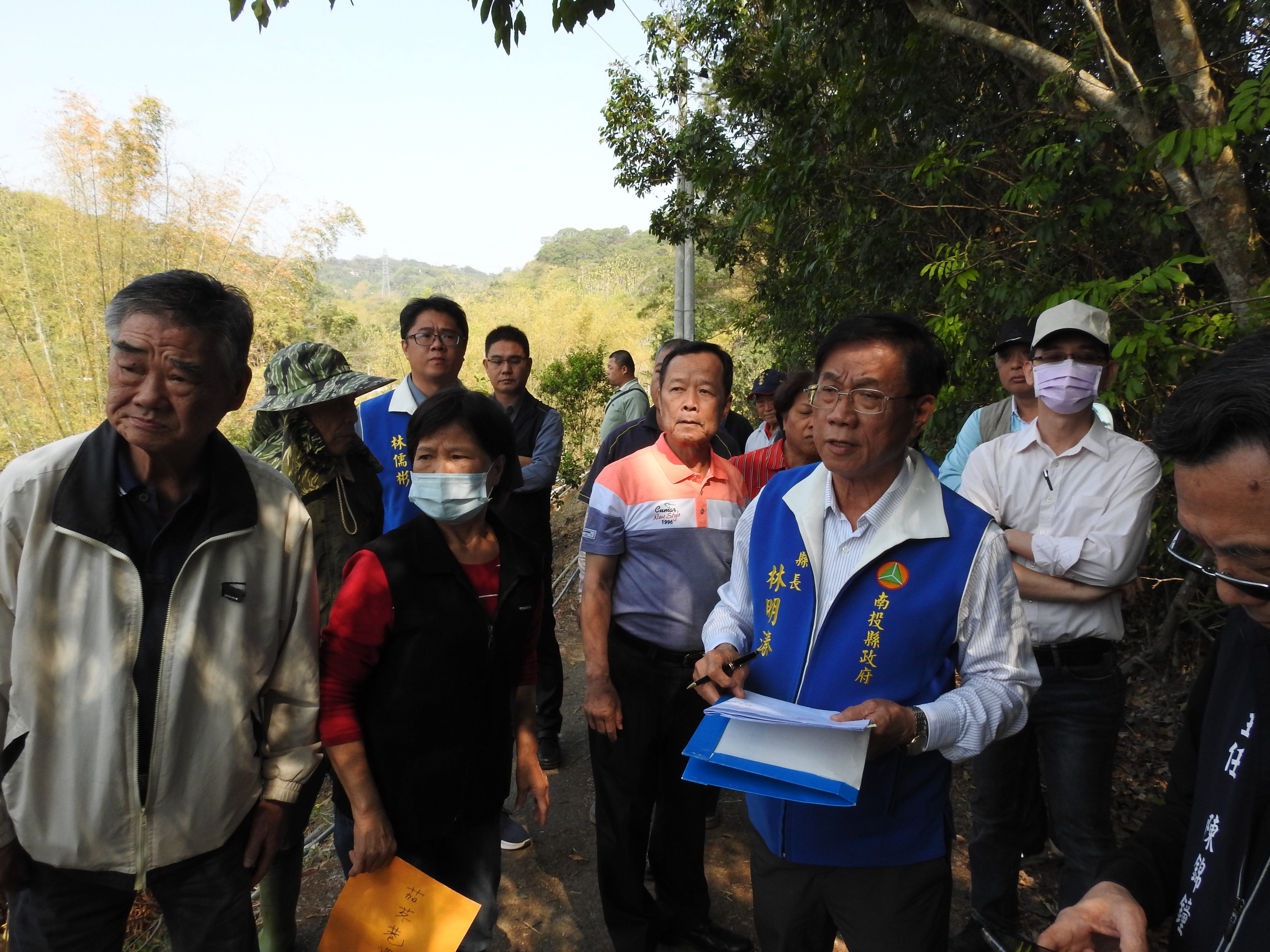 相關圖片1-名間東湖村護岸、集集田寮里農路年久失修 林縣長會勘加碼改善