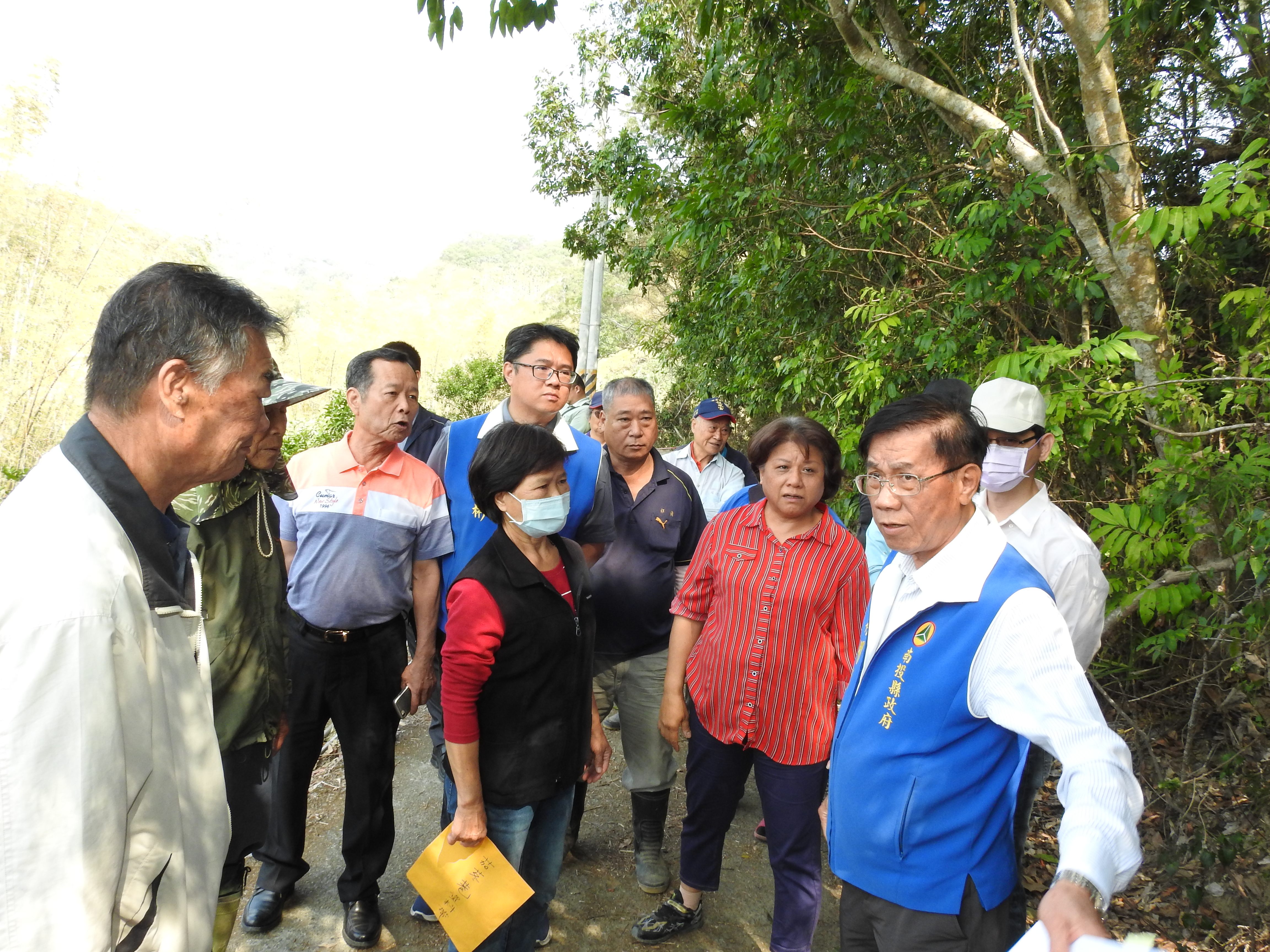 相關圖片4-名間東湖村護岸、集集田寮里農路年久失修 林縣長會勘加碼改善