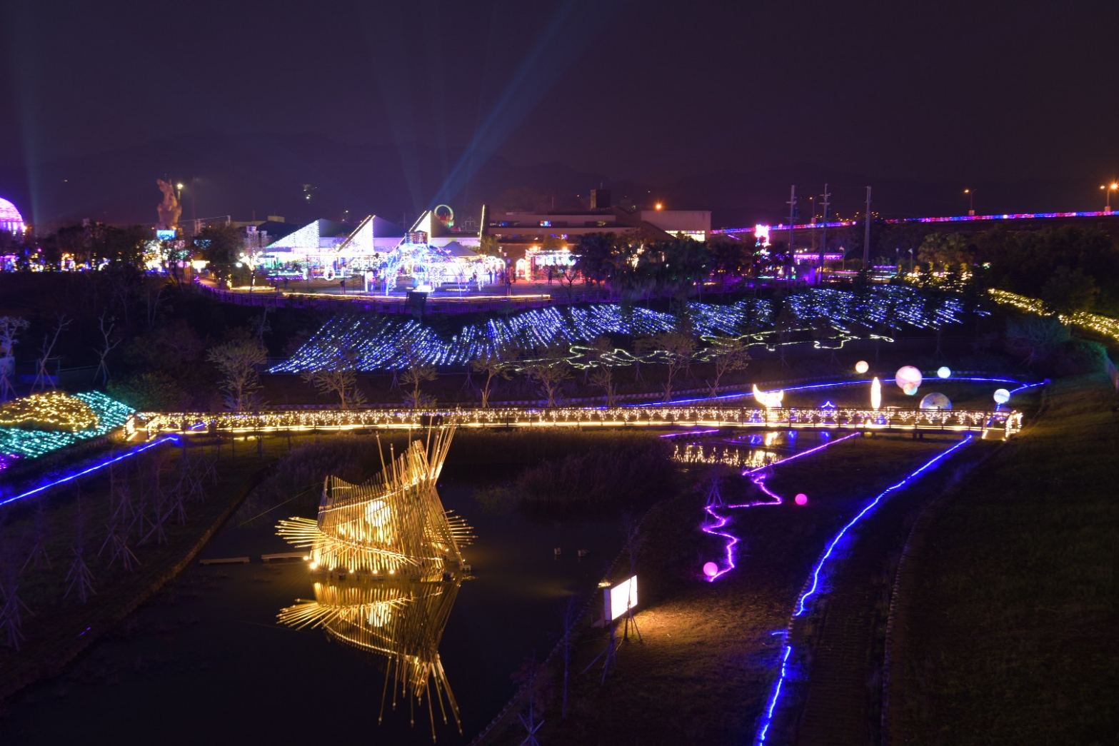 other image4-The 2021 Nantou Lantern Festival lights up brightly, County magistrate Lin appreciates businesses for sponsoring and wishes the pandemic to be over, February 19