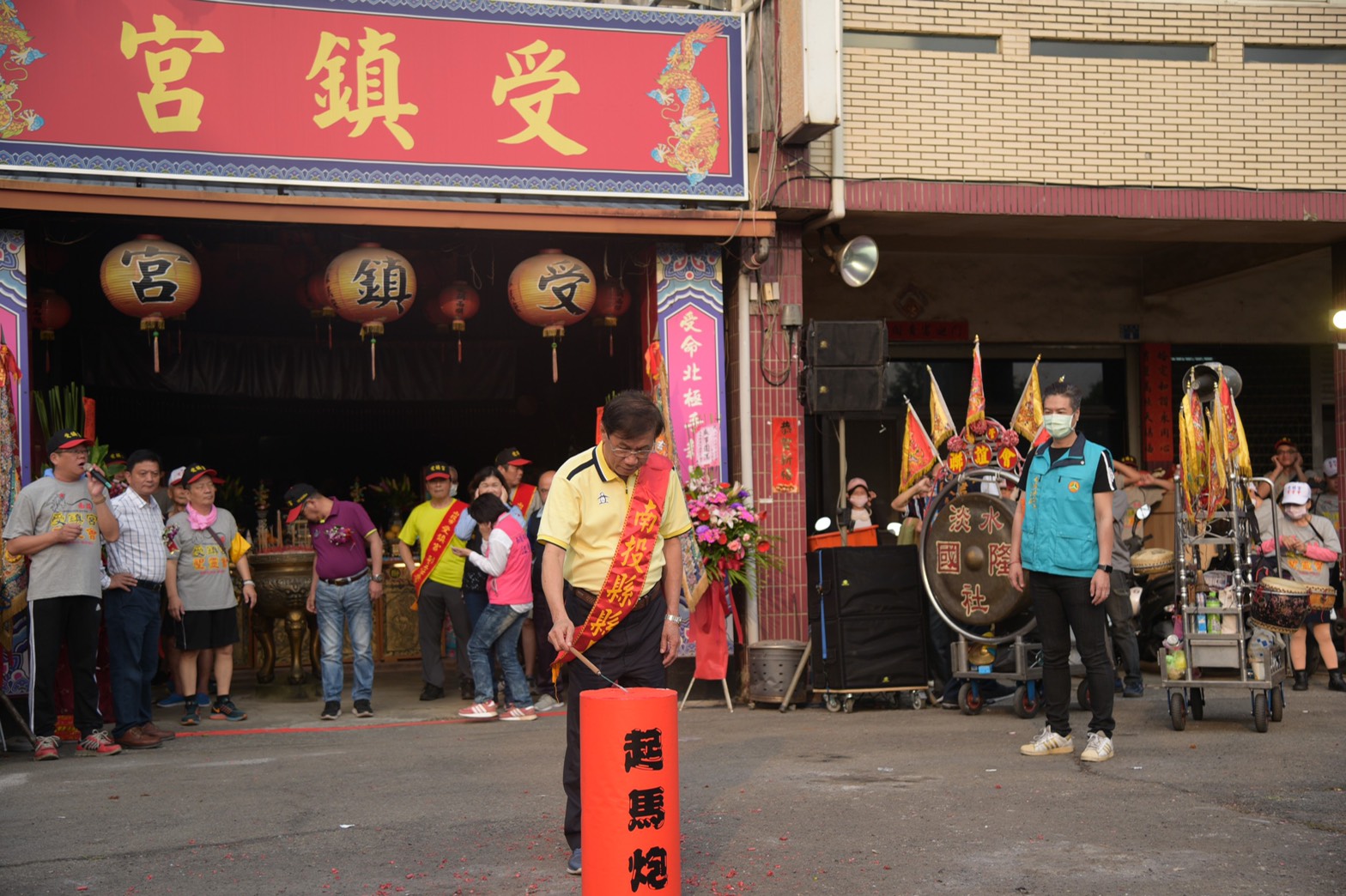 相關圖片2-受鎮宮徒步巡香活動  林縣長祈求國泰民安