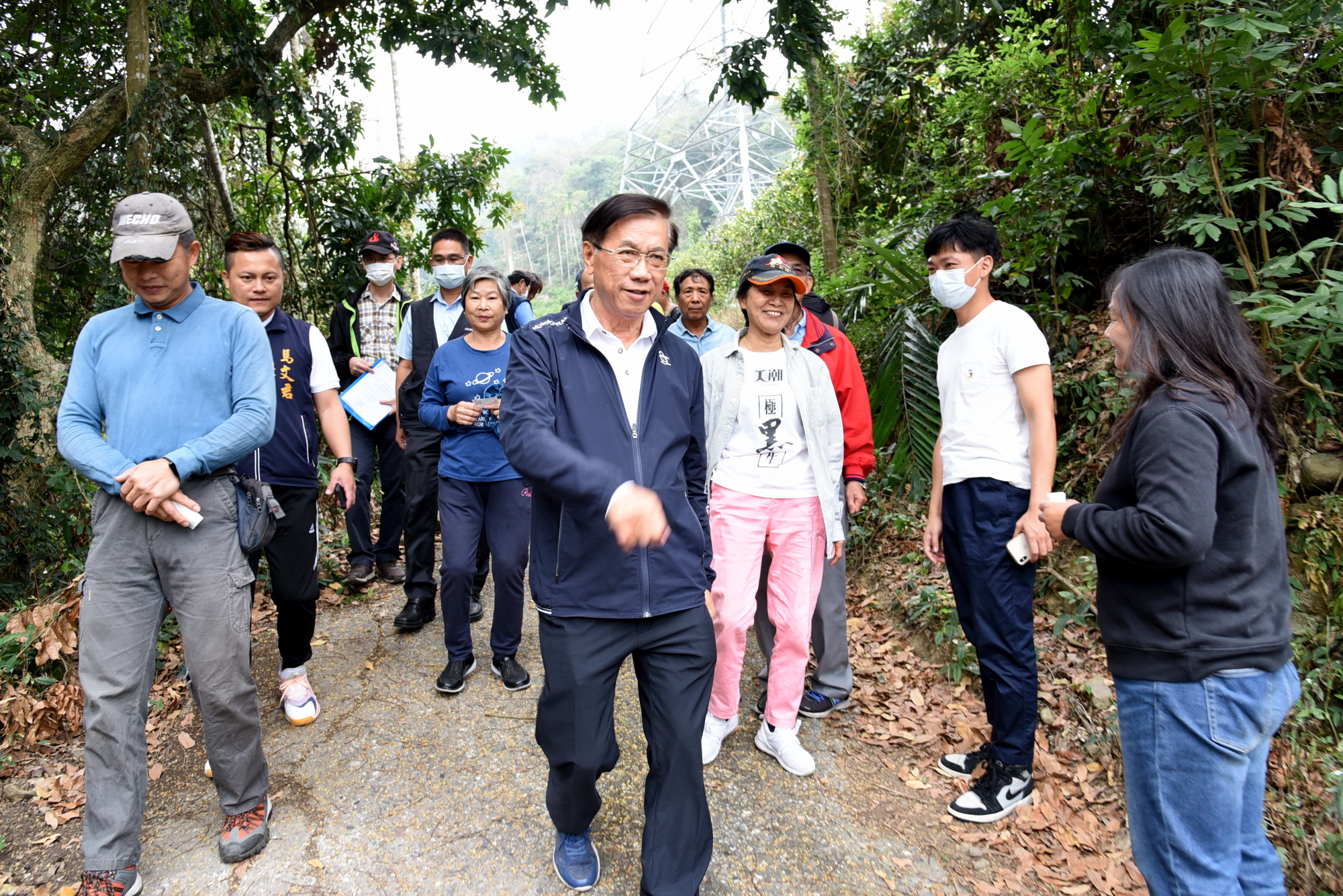 相關圖片1-林縣長深入水里魚池鄉間 會勘多條農路改善工程