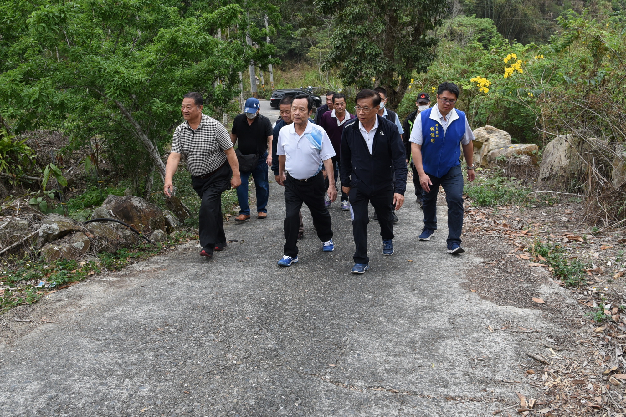 相關圖片2-林縣長深入水里魚池鄉間 會勘多條農路改善工程