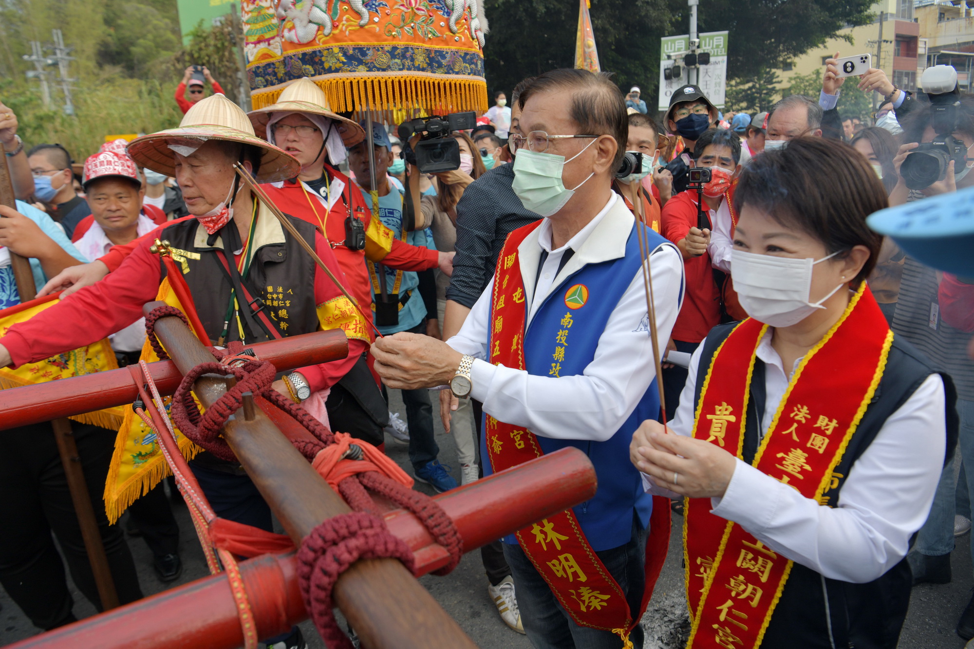 圖片-2021牛轉乾坤遶境活動　林縣長接駕祈福