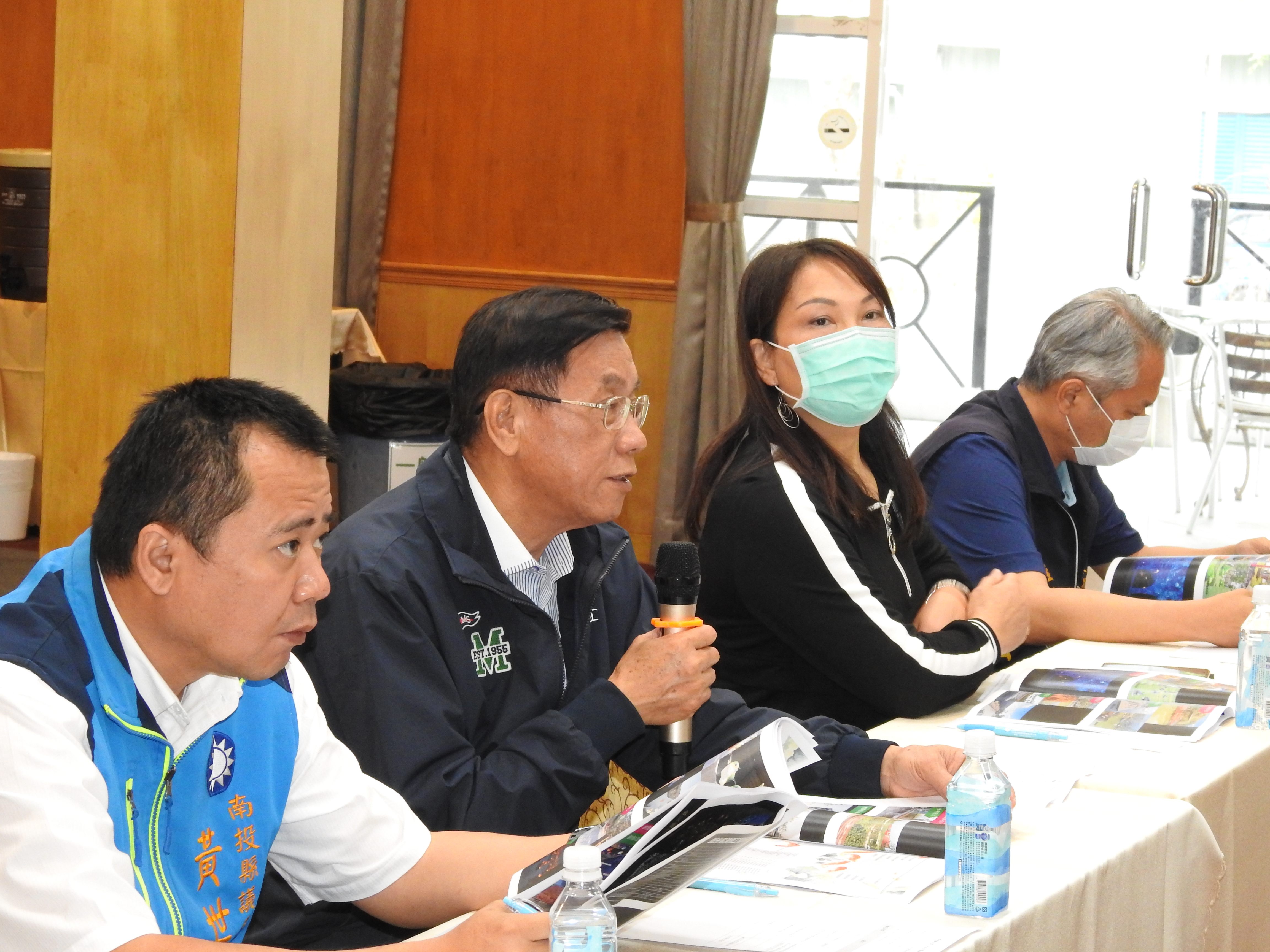 other image1-County Magistrate Lin gives full support in creating a light and shadow scenery at Carp Pond for night tours, March 3