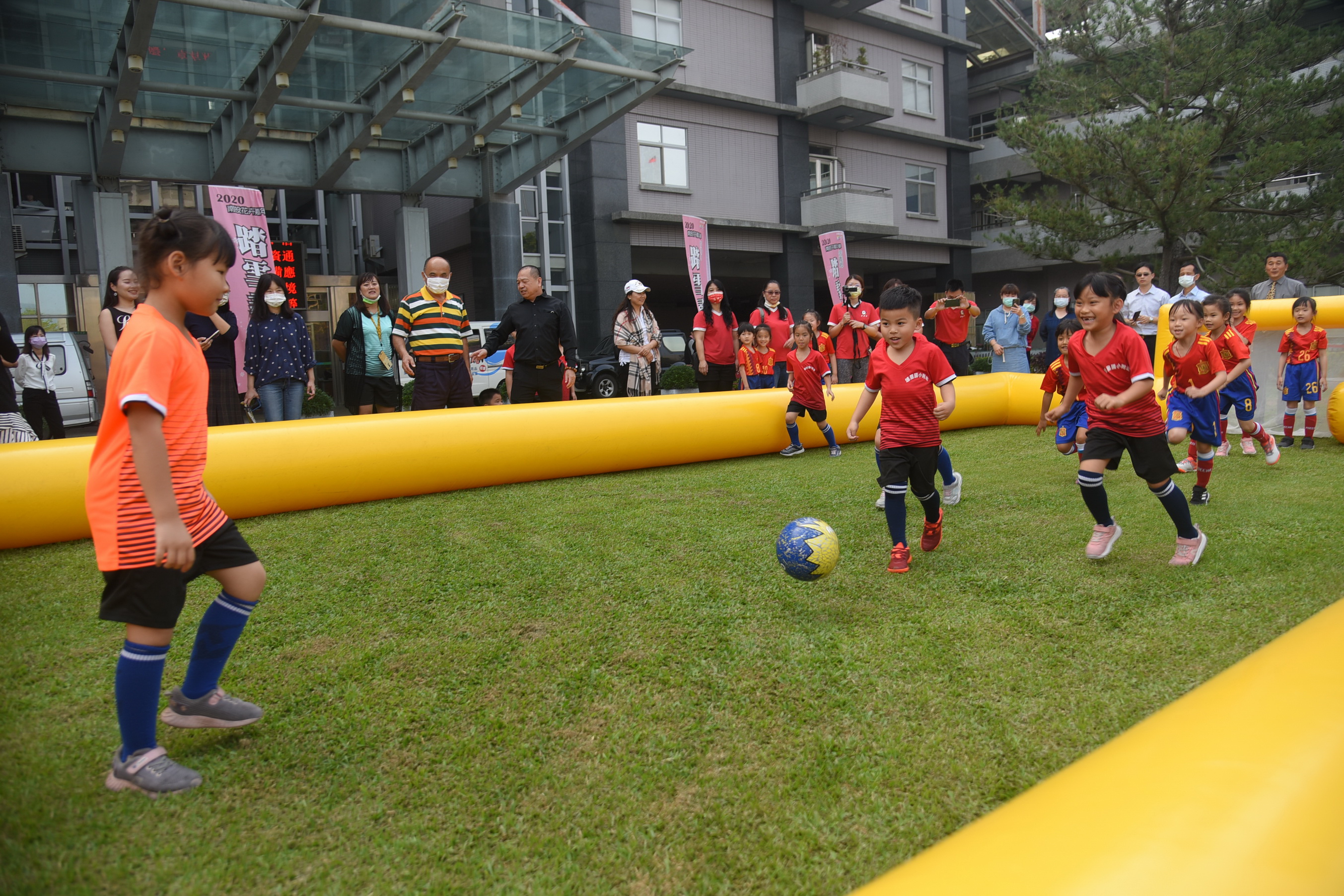 other image4-Nantou County’s 2021 Land-Home Cup Pre-school Football Tournament grandly kicks off on the 13th, March 11