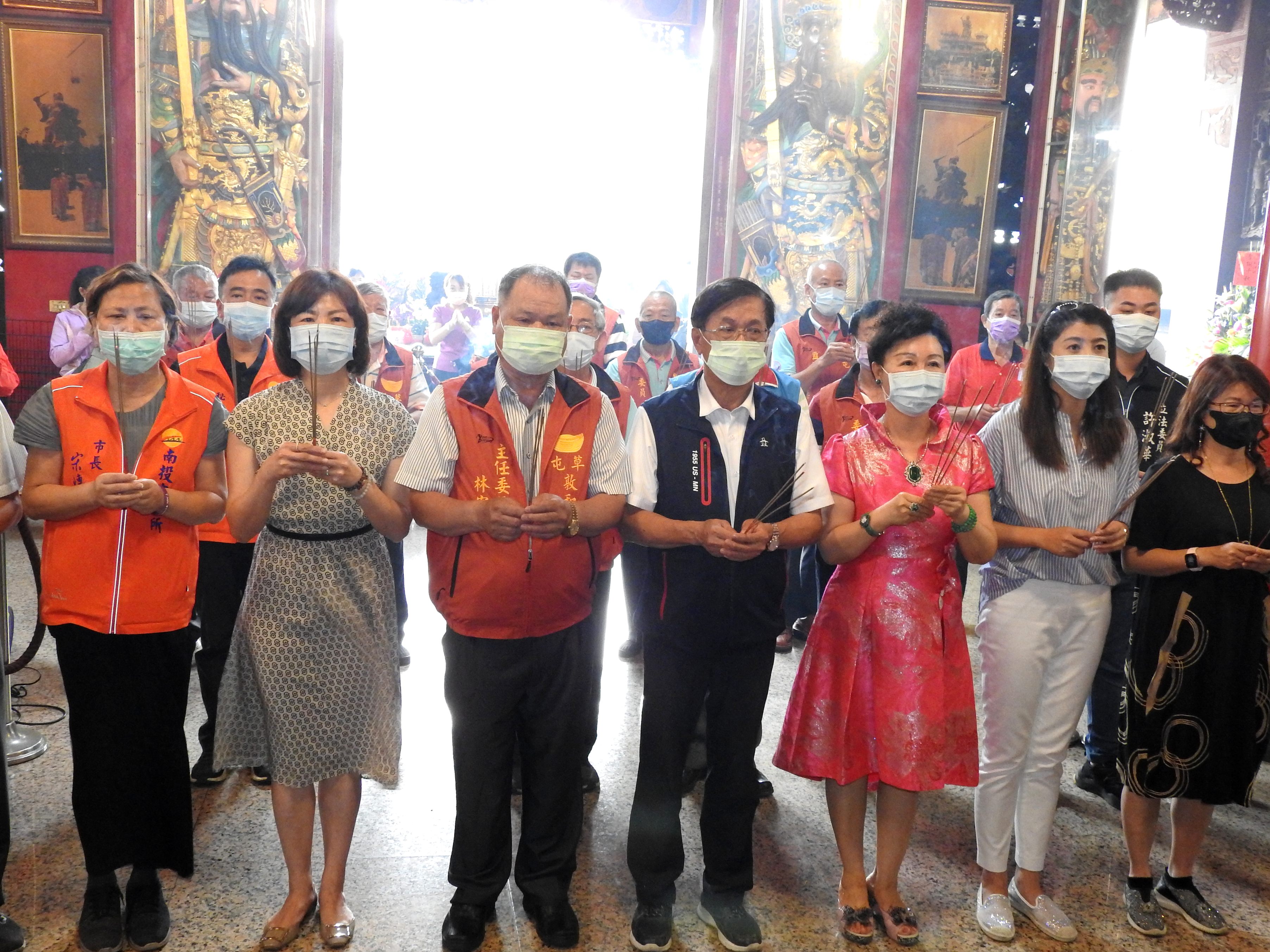 相關圖片1-林縣長向敦和宮財神爺趙天君祝壽祈求助降甘霖