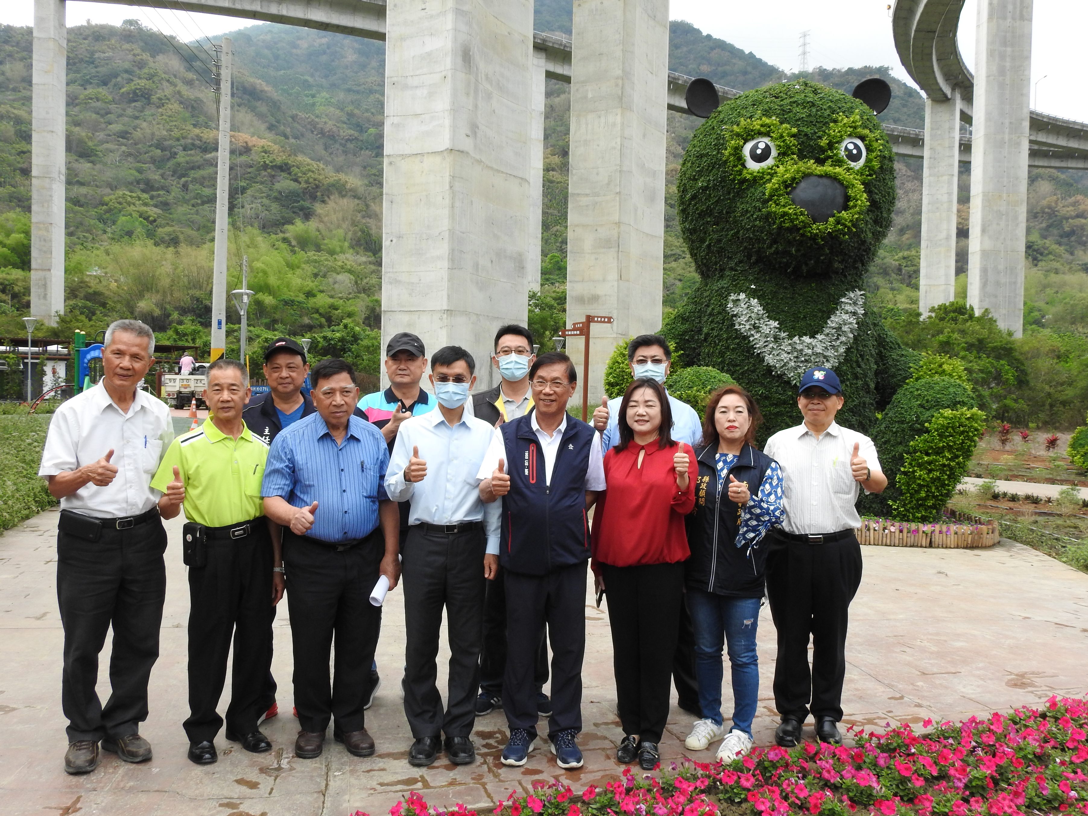 圖片-橋聳雲天綠雕園區化水泥叢林成生態綠園 中央地方合作新典範