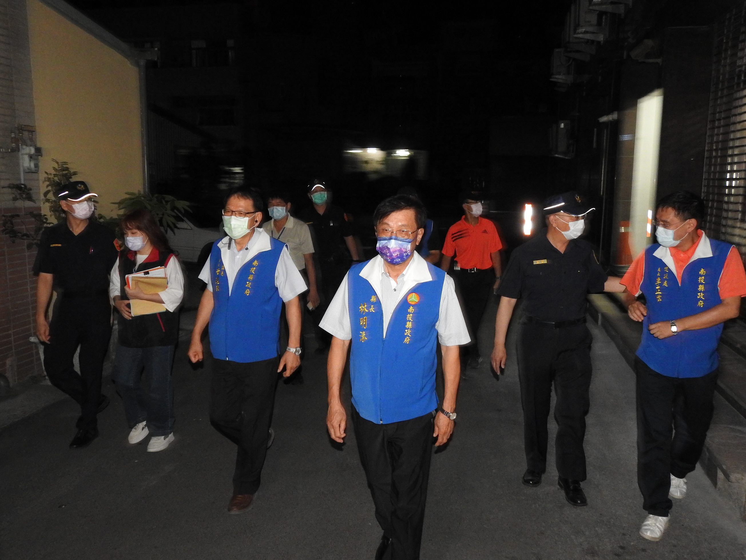 相關圖片2-投縣強力稽查八大停業 林縣長帶隊夜巡落實防疫