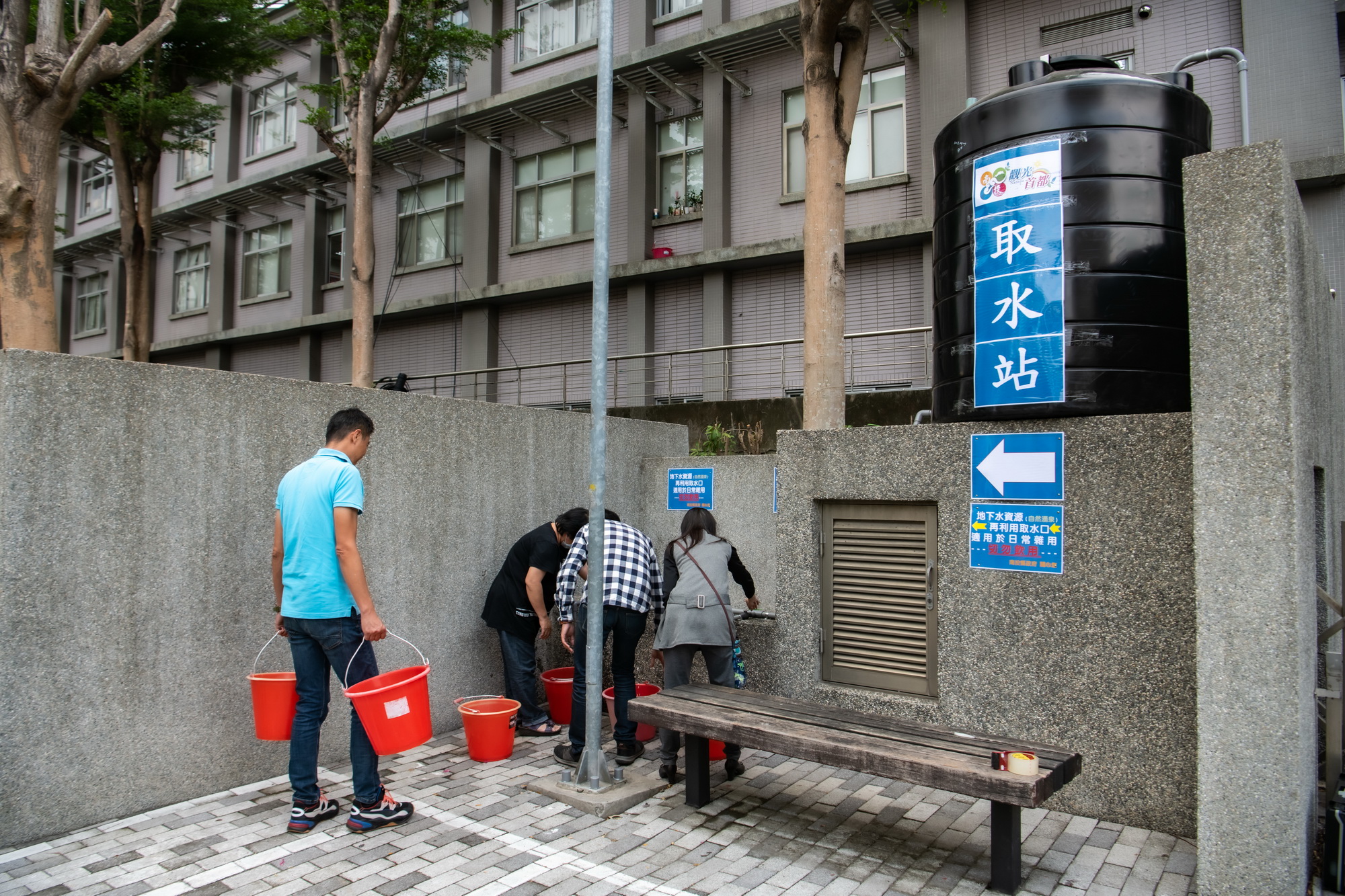 other image2-In response to the water shortage crisis, the county government makes use of underground springs for the public to use, April 8