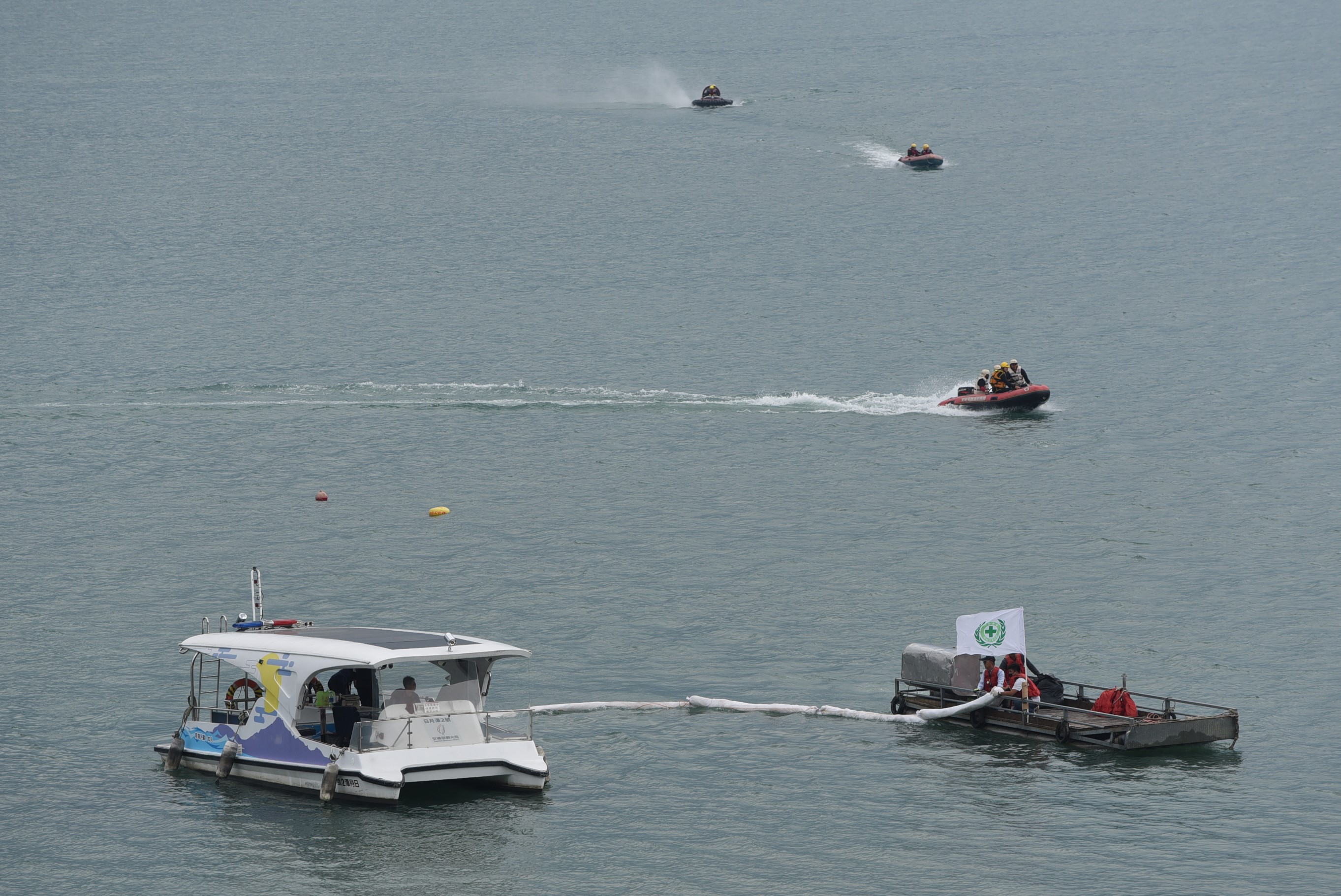 other image4-The drill of surface water rescue and treatment for a large number of injured people conducted at Sun Moon Lake is detailed and realistic, which has been affirmed by the central government, April 13
