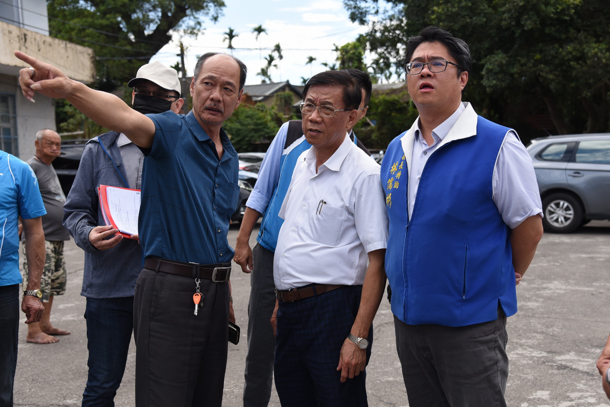 相關圖片1-林縣長會勘南投市多條道路改善工程