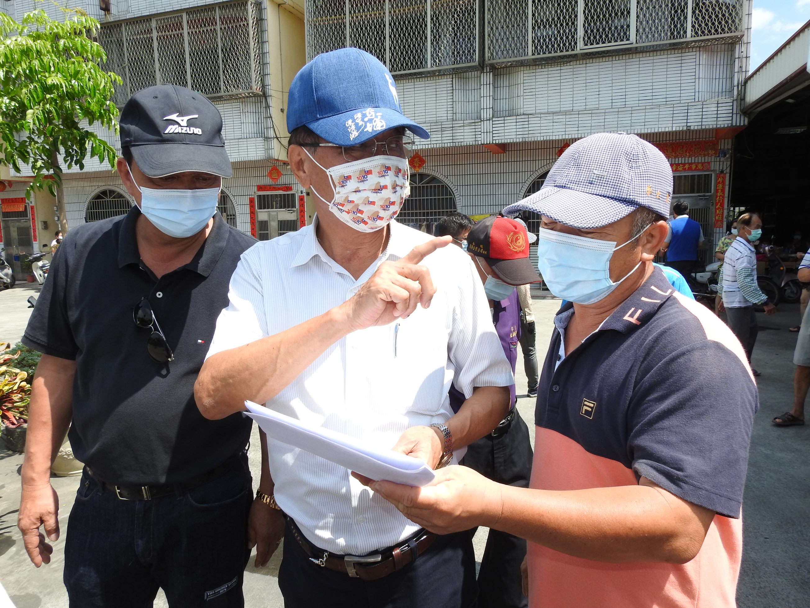 相關圖片1-防疫無礙建設 林縣長會勘草屯4重劃區斥資逾750萬元改善農路