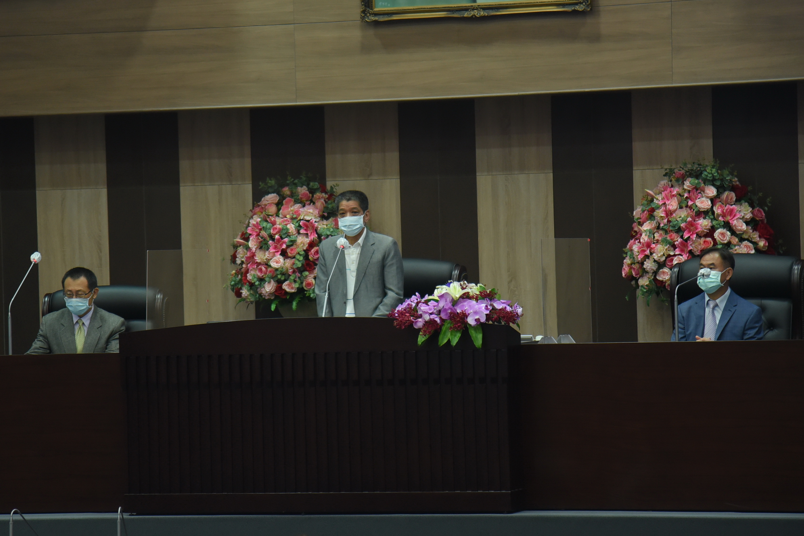 相關圖片1-落實防疫工作獲議長嘉勉 林縣長感謝議會支持與策勵