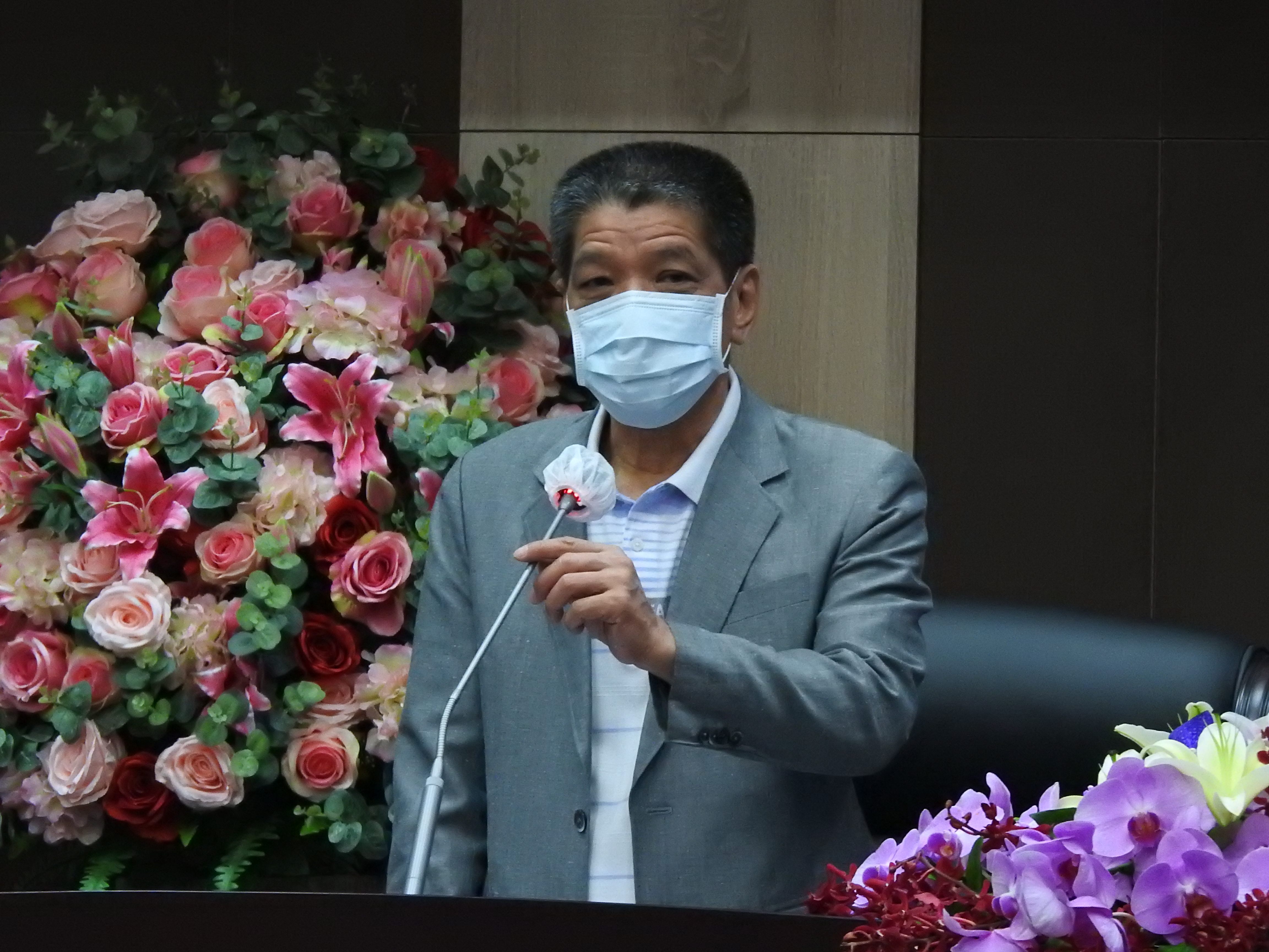 圖片-疫苗不夠縣民憂急 議長勉縣府團隊即便被誤解也唯有「扛著做」