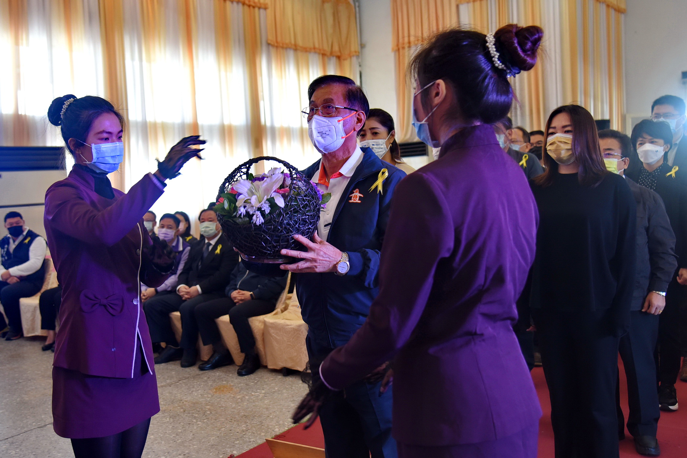 News images-The Bereaved Family Members of Lin Chun-wu donate an Ambulance to help the Township, and County Mayor Lin shows Appreciation, November 14th