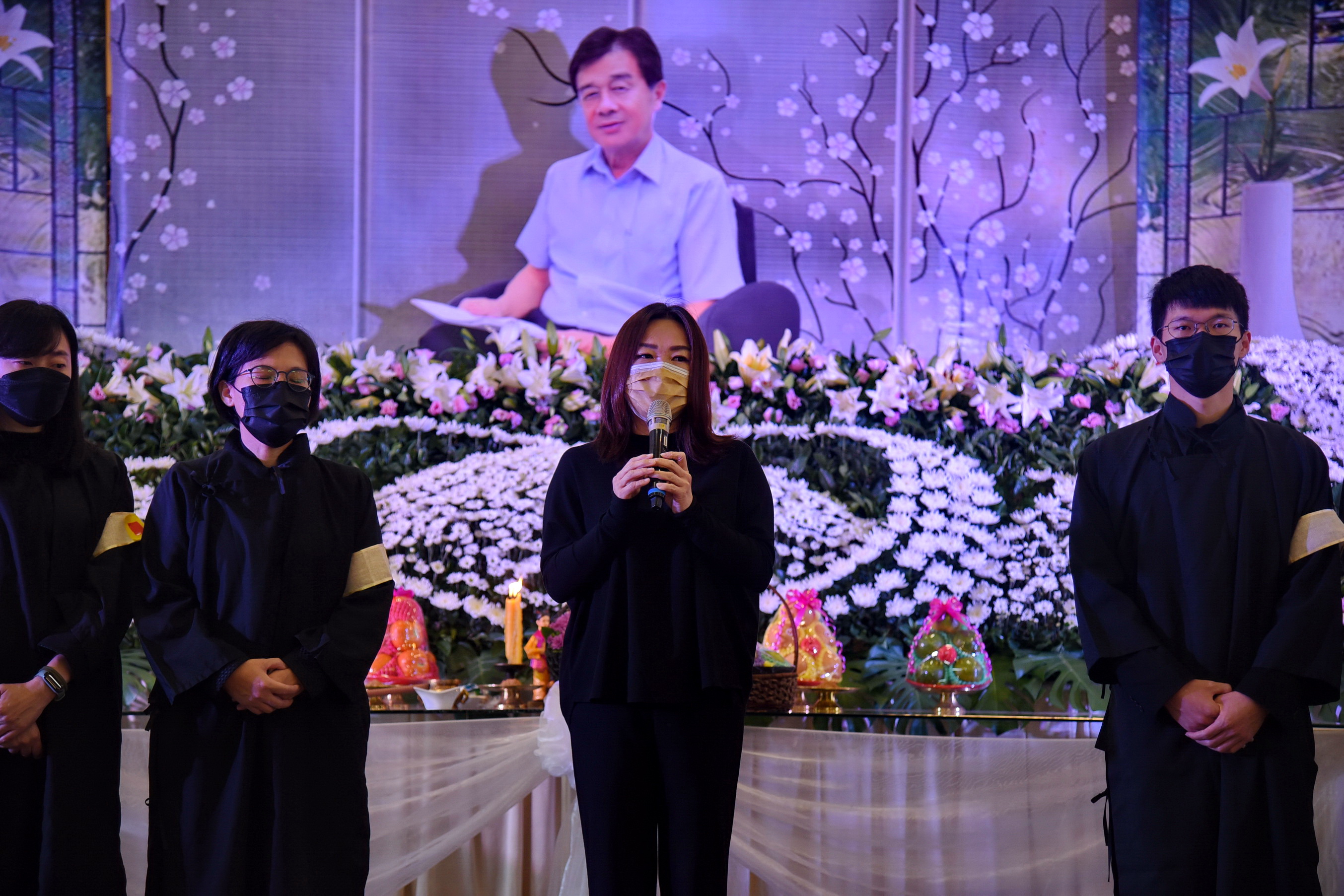 other image2-The Bereaved Family Members of Lin Chun-wu donate an Ambulance to help the Township, and County Mayor Lin shows Appreciation, November 14th