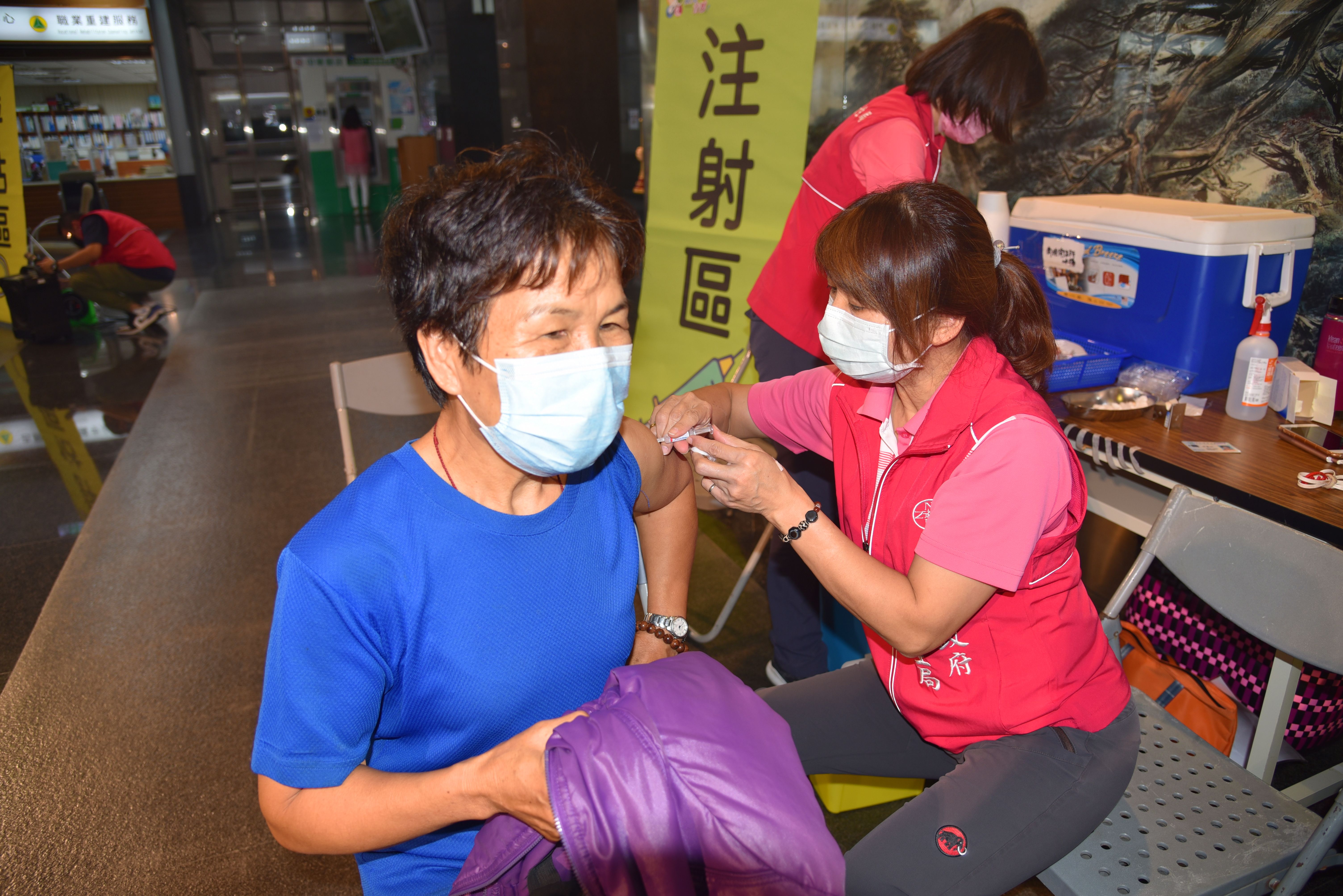 other image4-Phase 2 of the Flu Vaccine has begun, the County Government works to safeguard the Health of its Employees and the County Residents ,November 15th